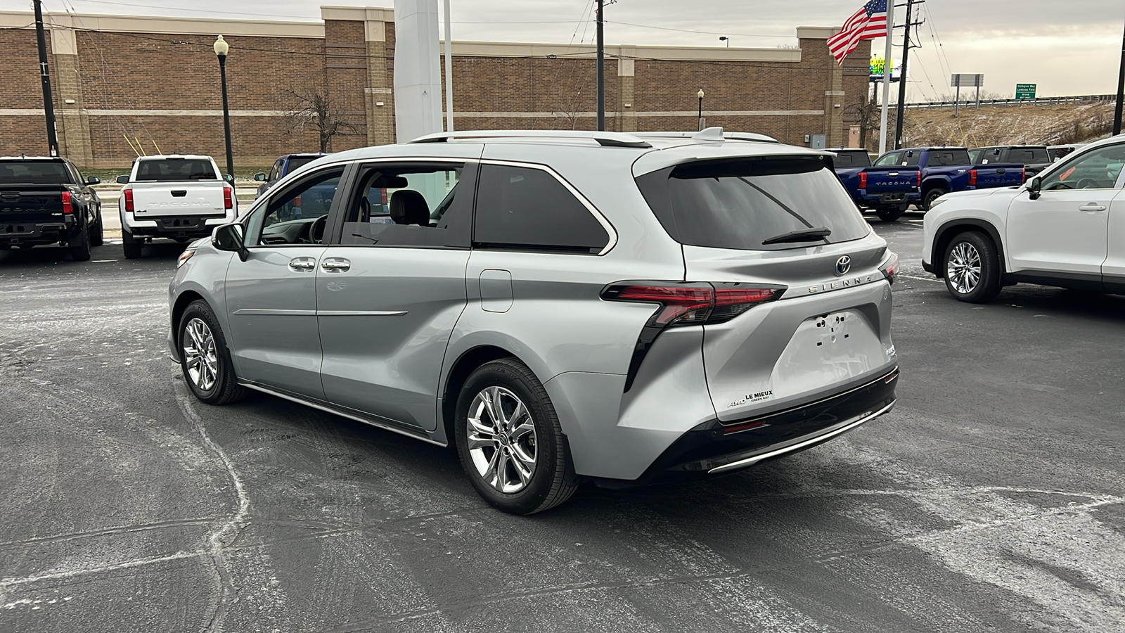 2023 Toyota Sienna Platinum 5