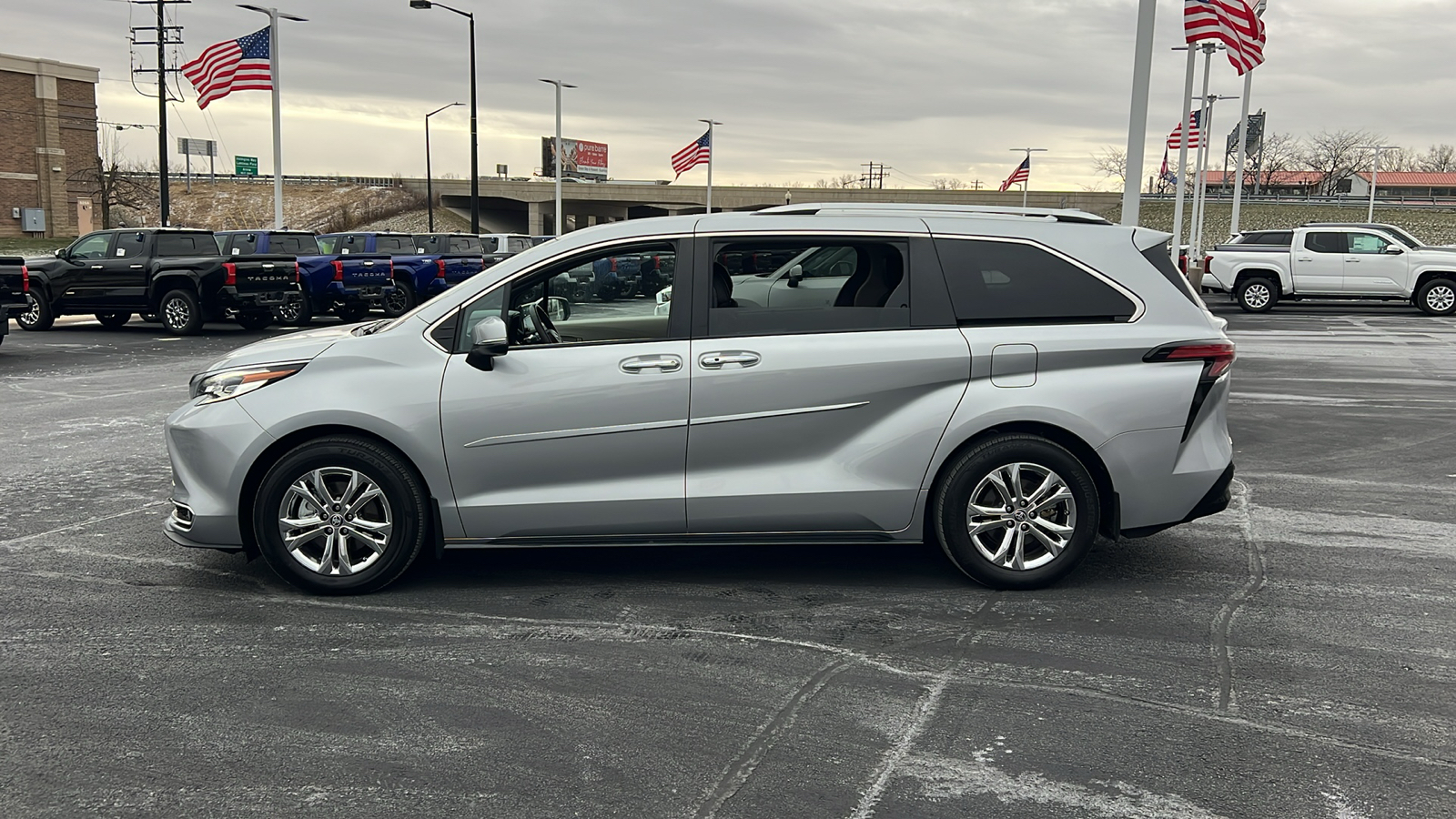 2023 Toyota Sienna Platinum 6