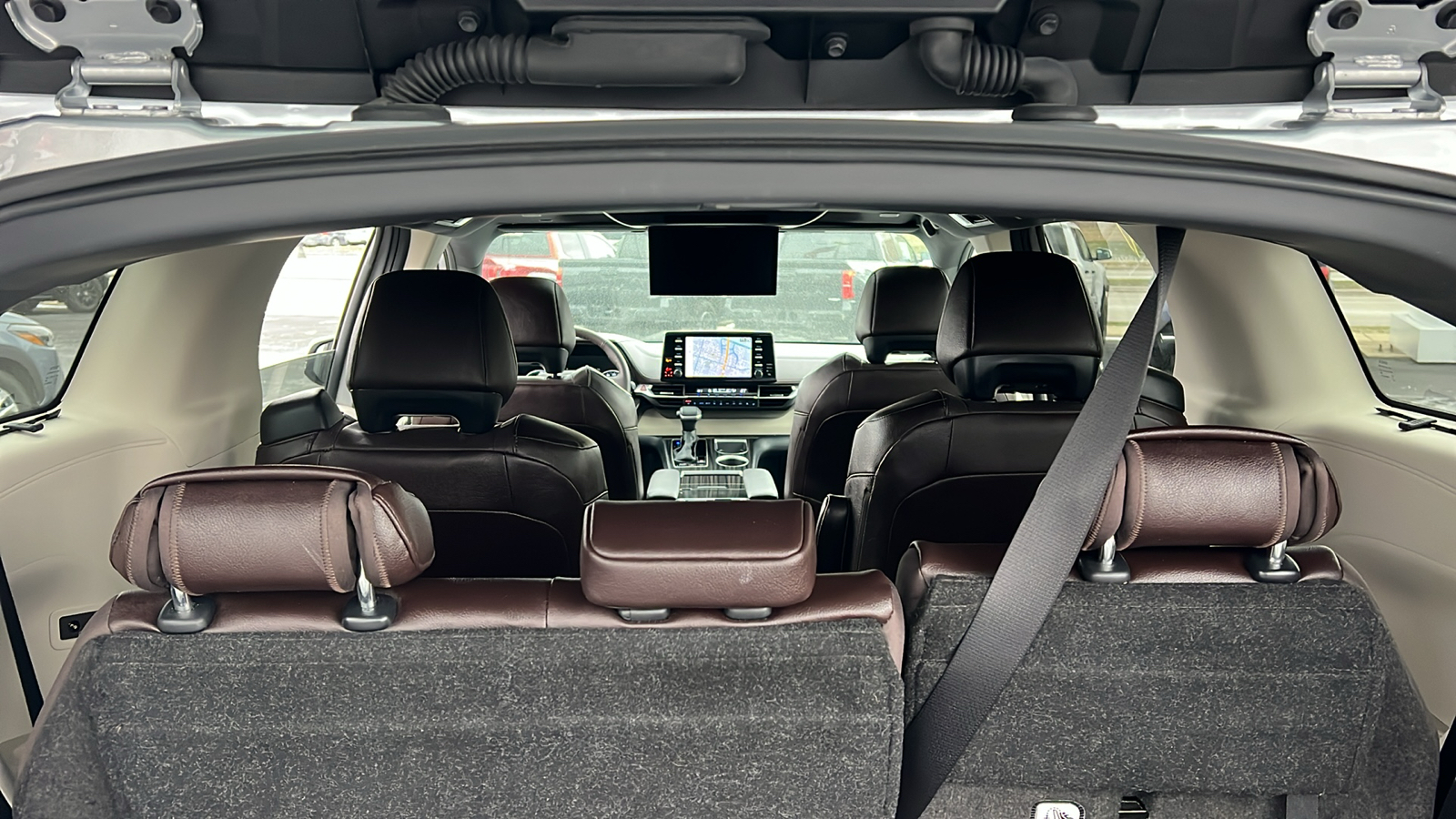 2023 Toyota Sienna Platinum 36