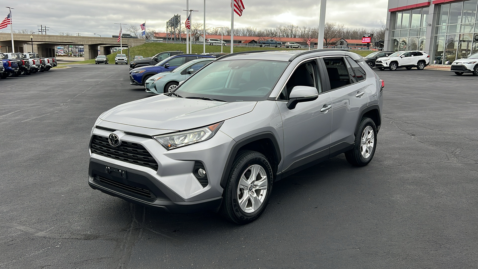 2021 Toyota RAV4 XLE 7