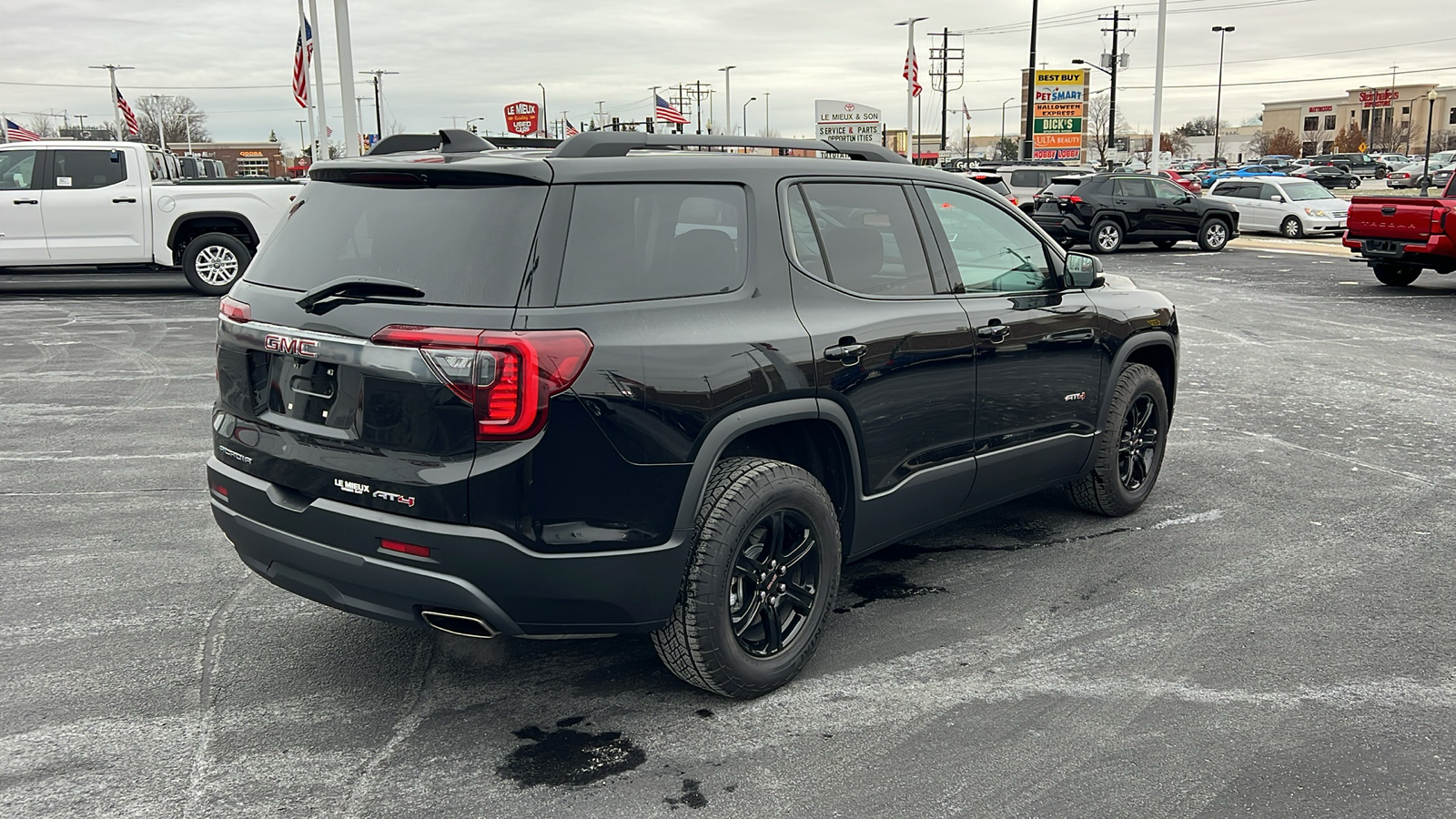 2023 GMC Acadia AT4 3