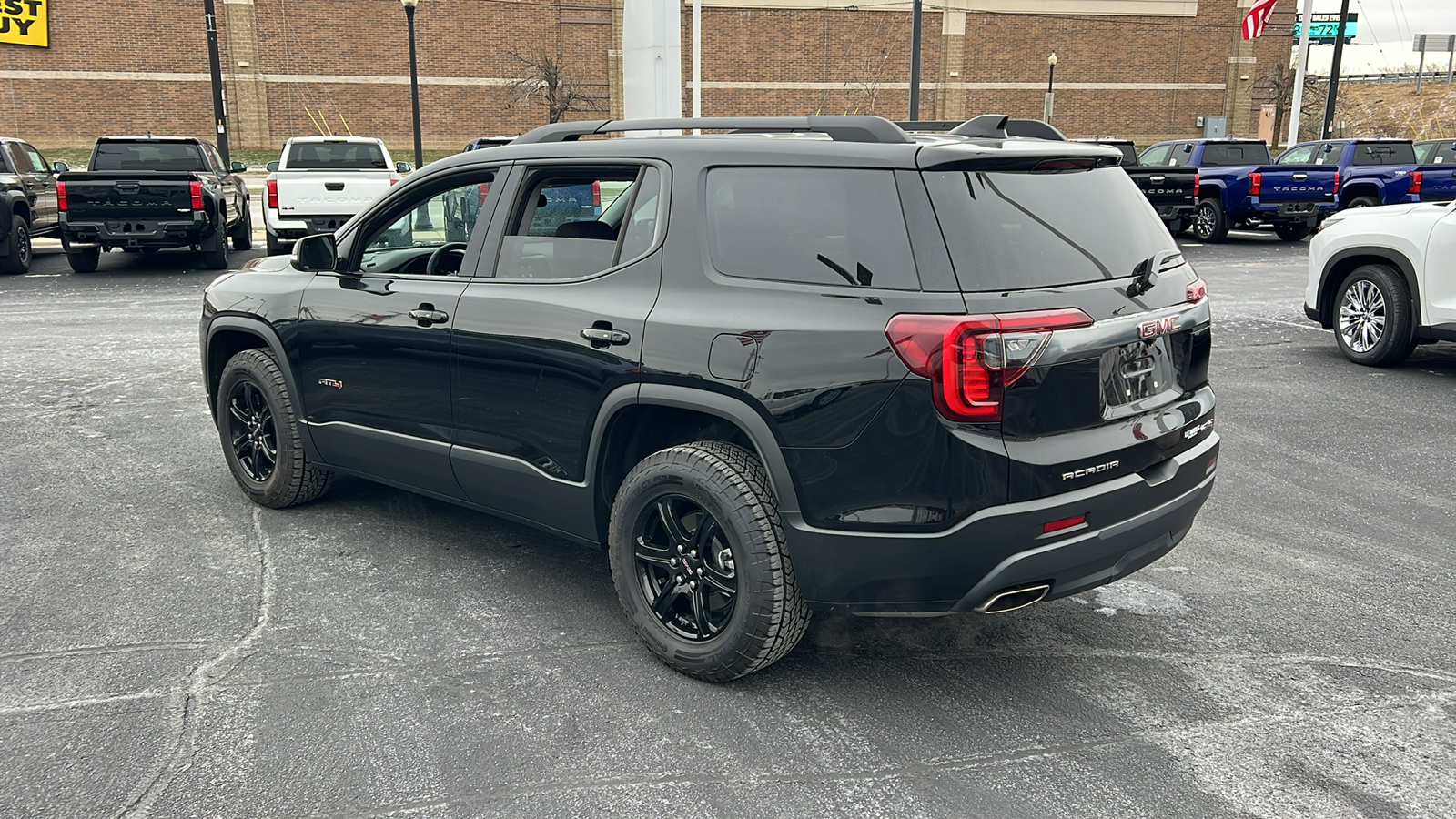 2023 GMC Acadia AT4 5