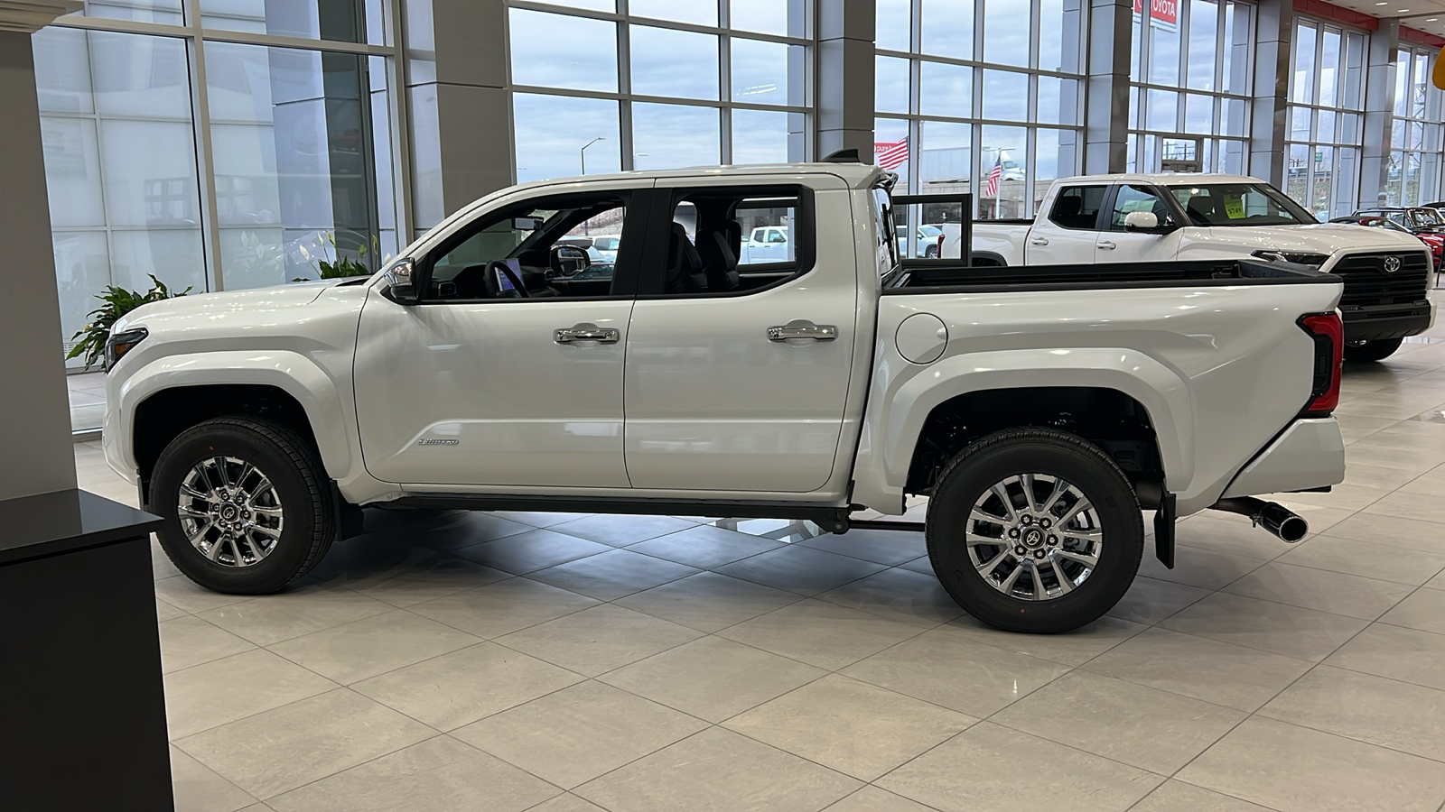 2024 Toyota Tacoma Limited 6