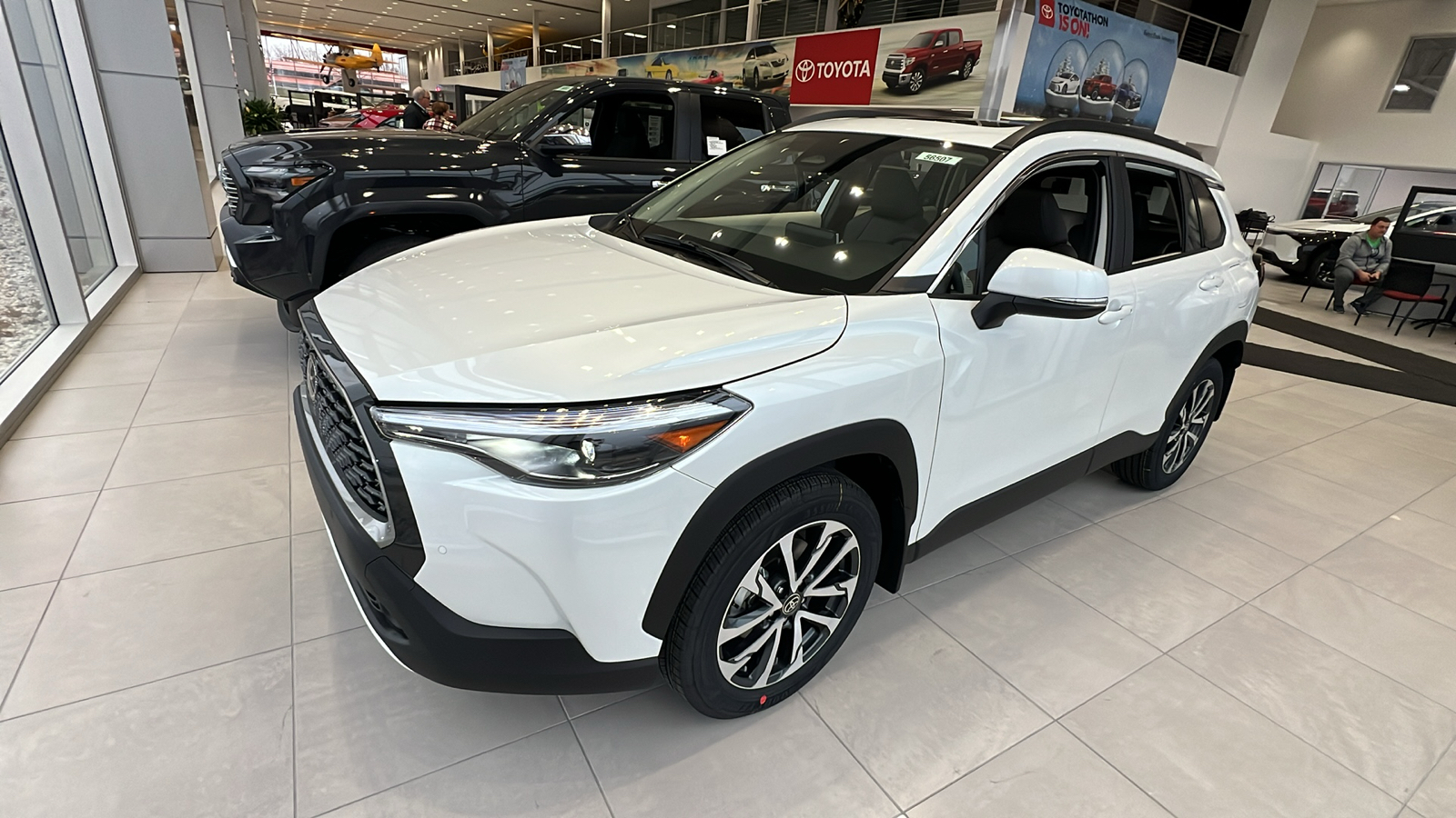 2024 Toyota Corolla Cross XLE 7