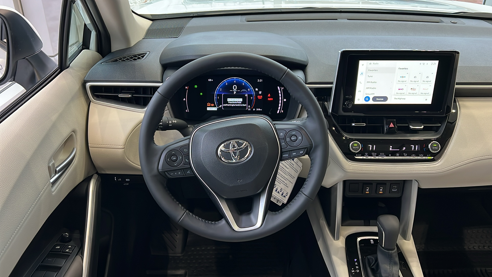 2024 Toyota Corolla Cross XLE 9