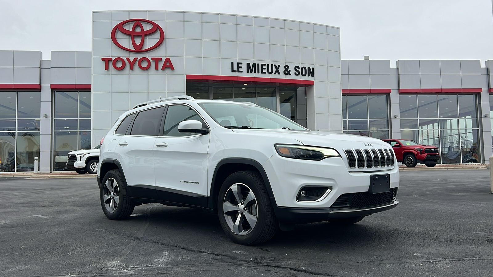 2019 Jeep Cherokee Limited 1