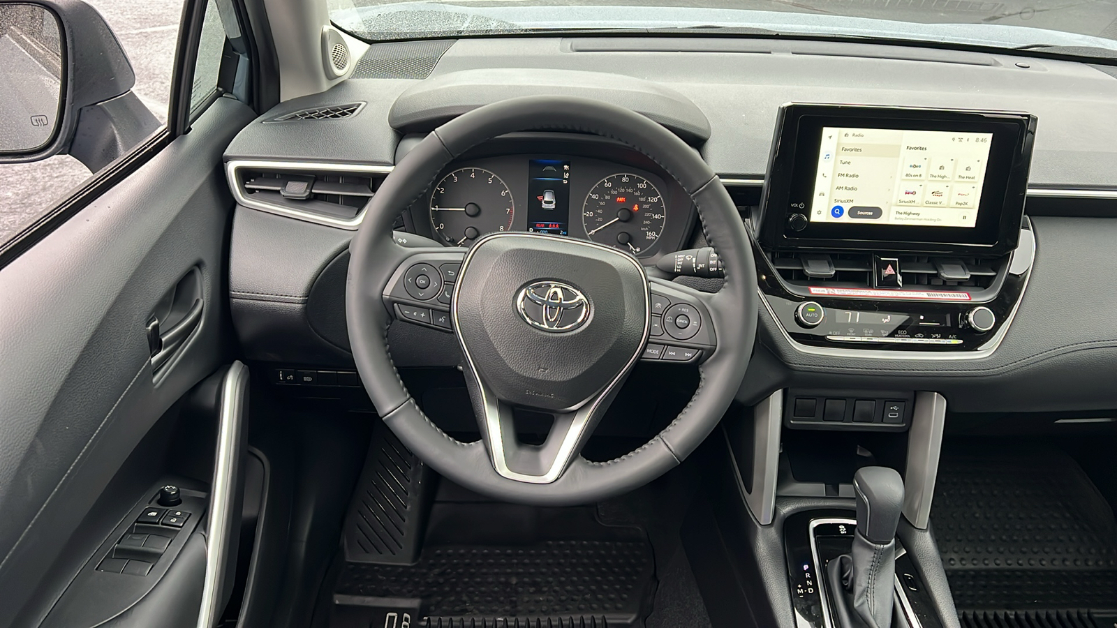 2024 Toyota Corolla Cross LE 9