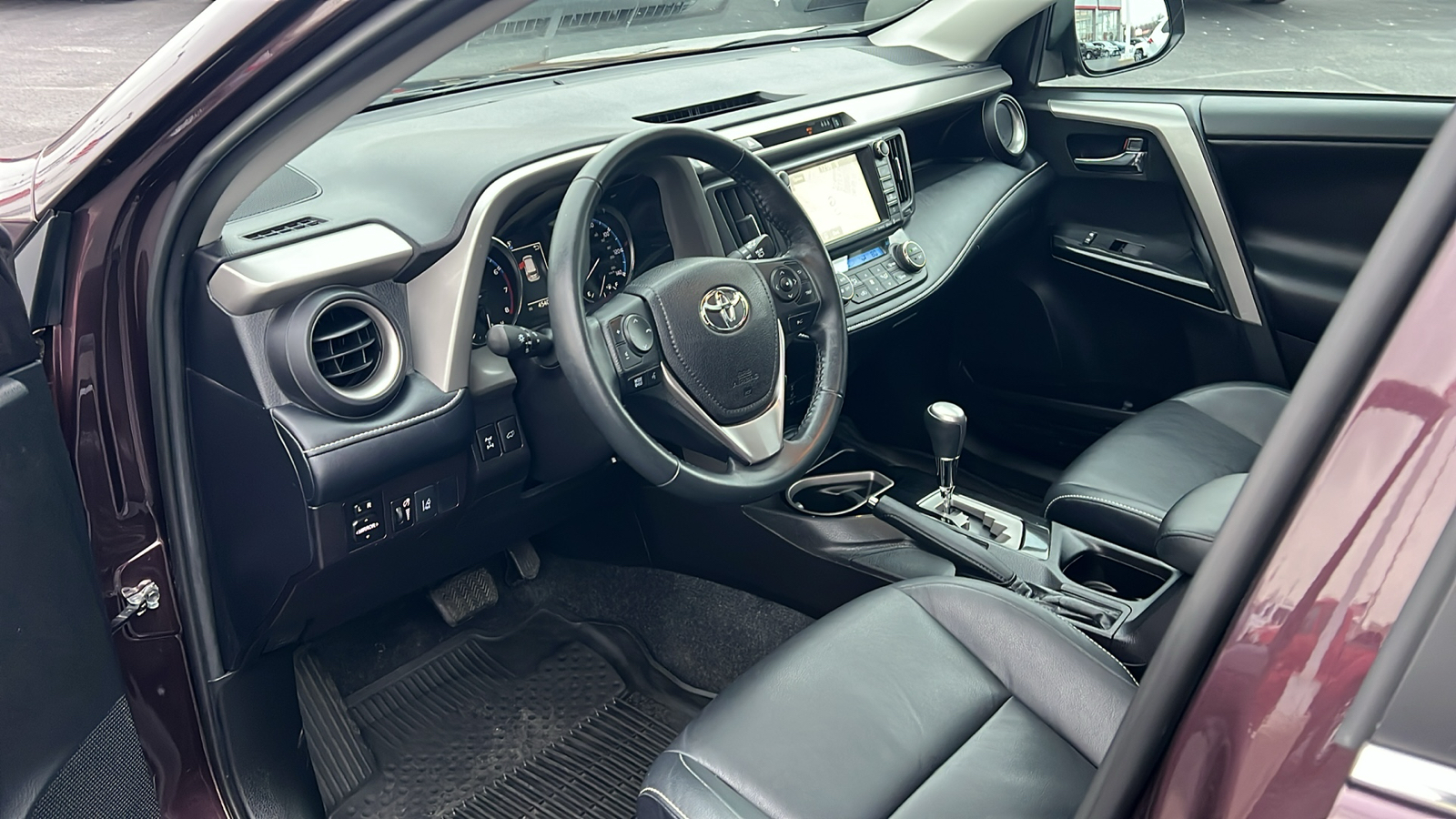 2018 Toyota RAV4 Limited 27