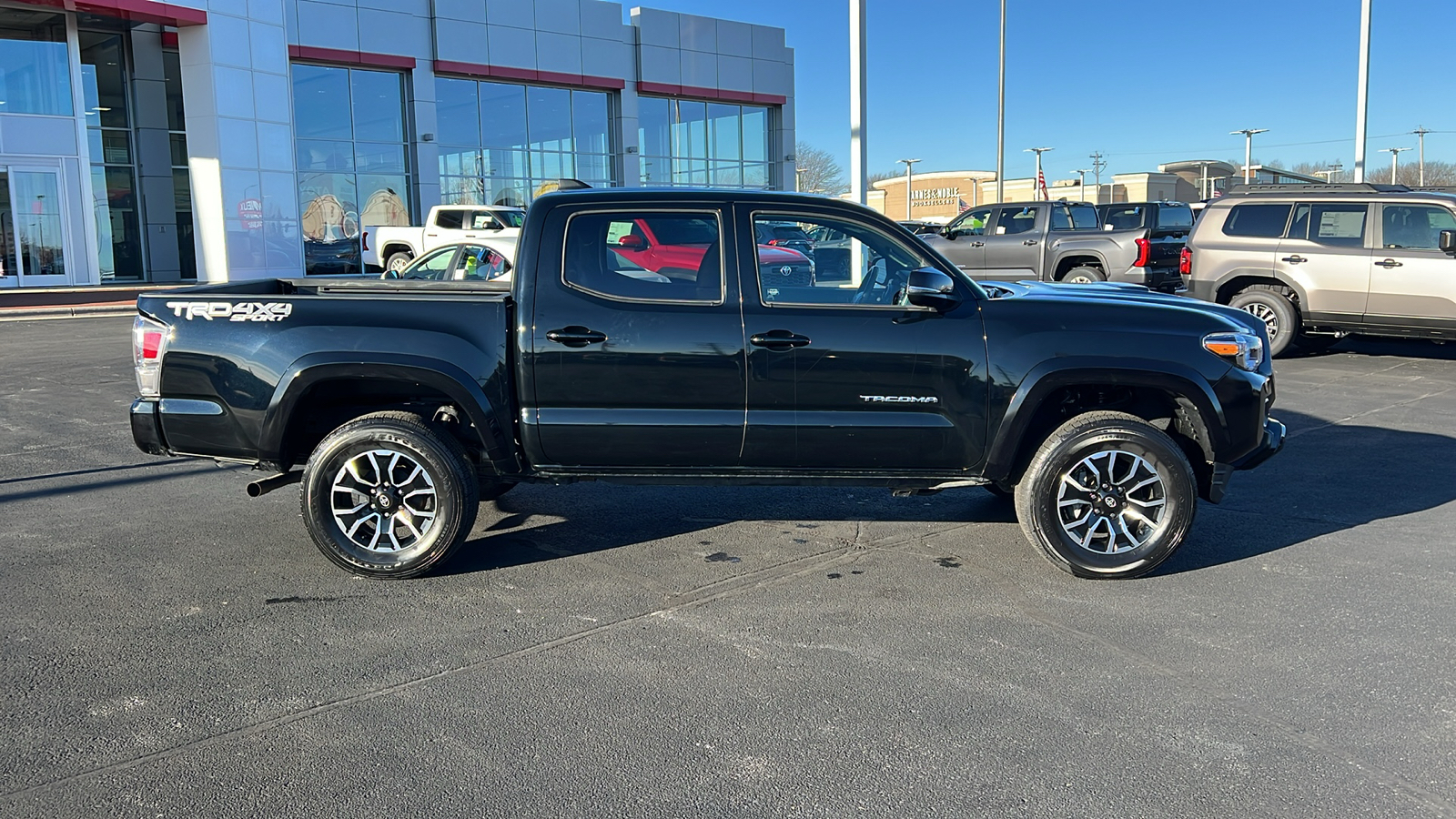 2022 Toyota Tacoma TRD Sport 2