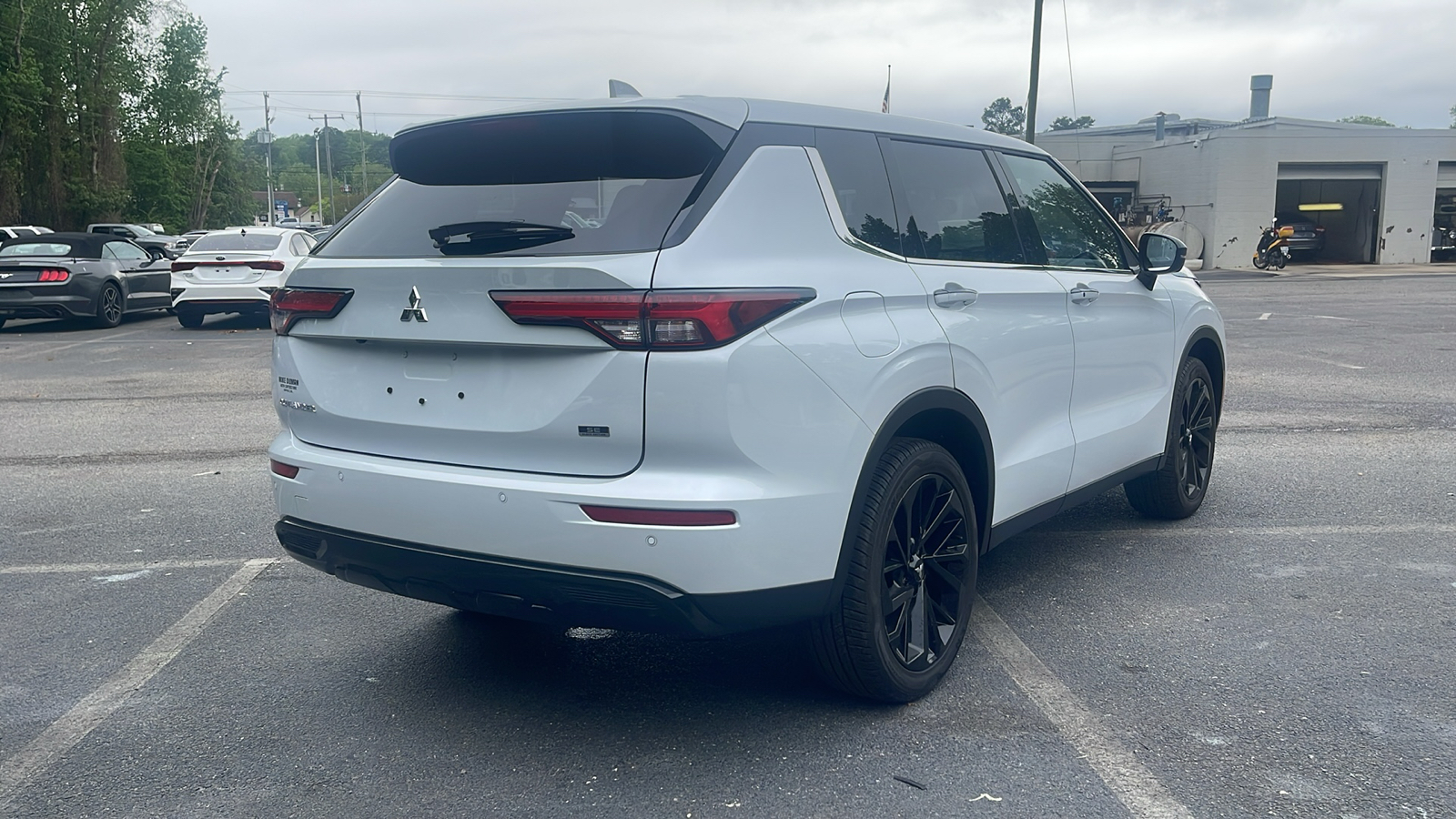 2024 Mitsubishi Outlander SE 8