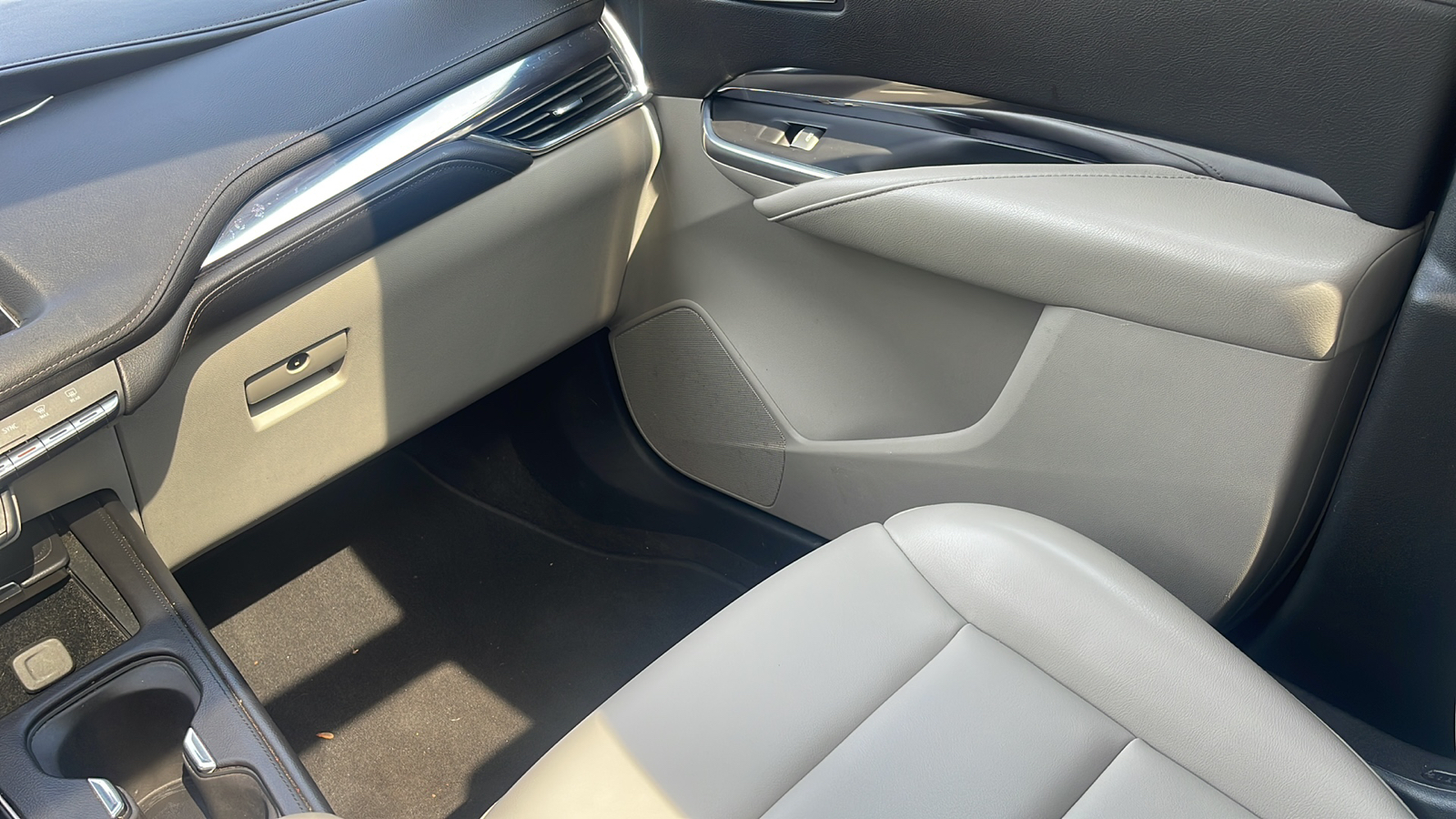 2019 Cadillac XT4 Luxury 26