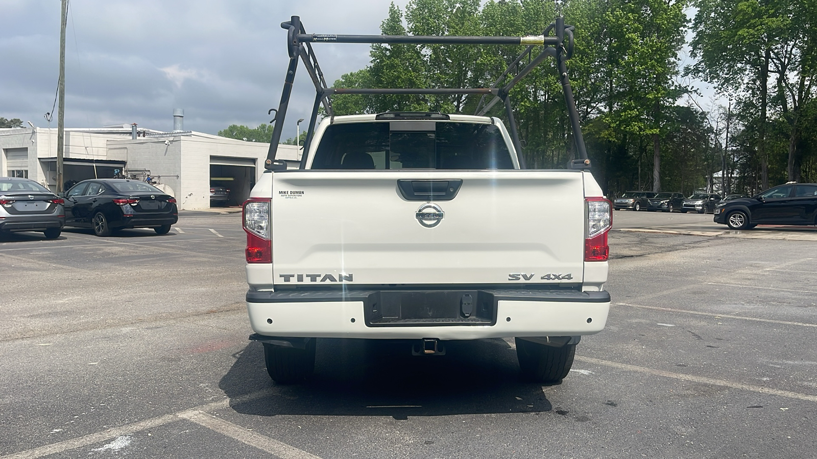 2021 Nissan Titan SV 6