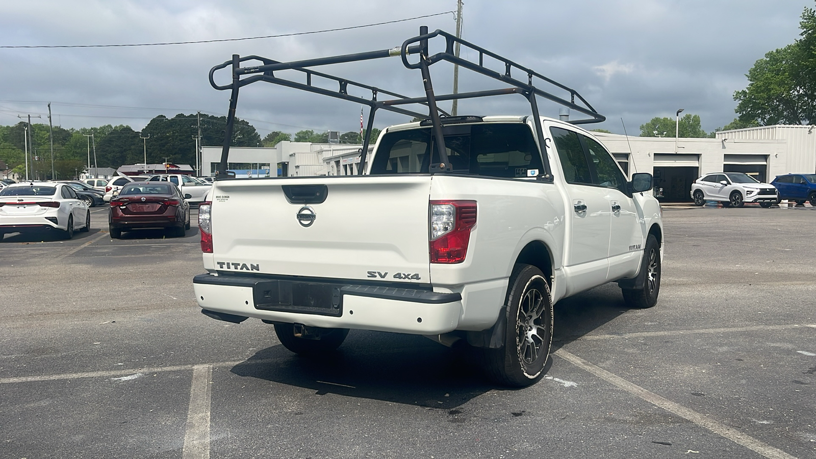 2021 Nissan Titan SV 8