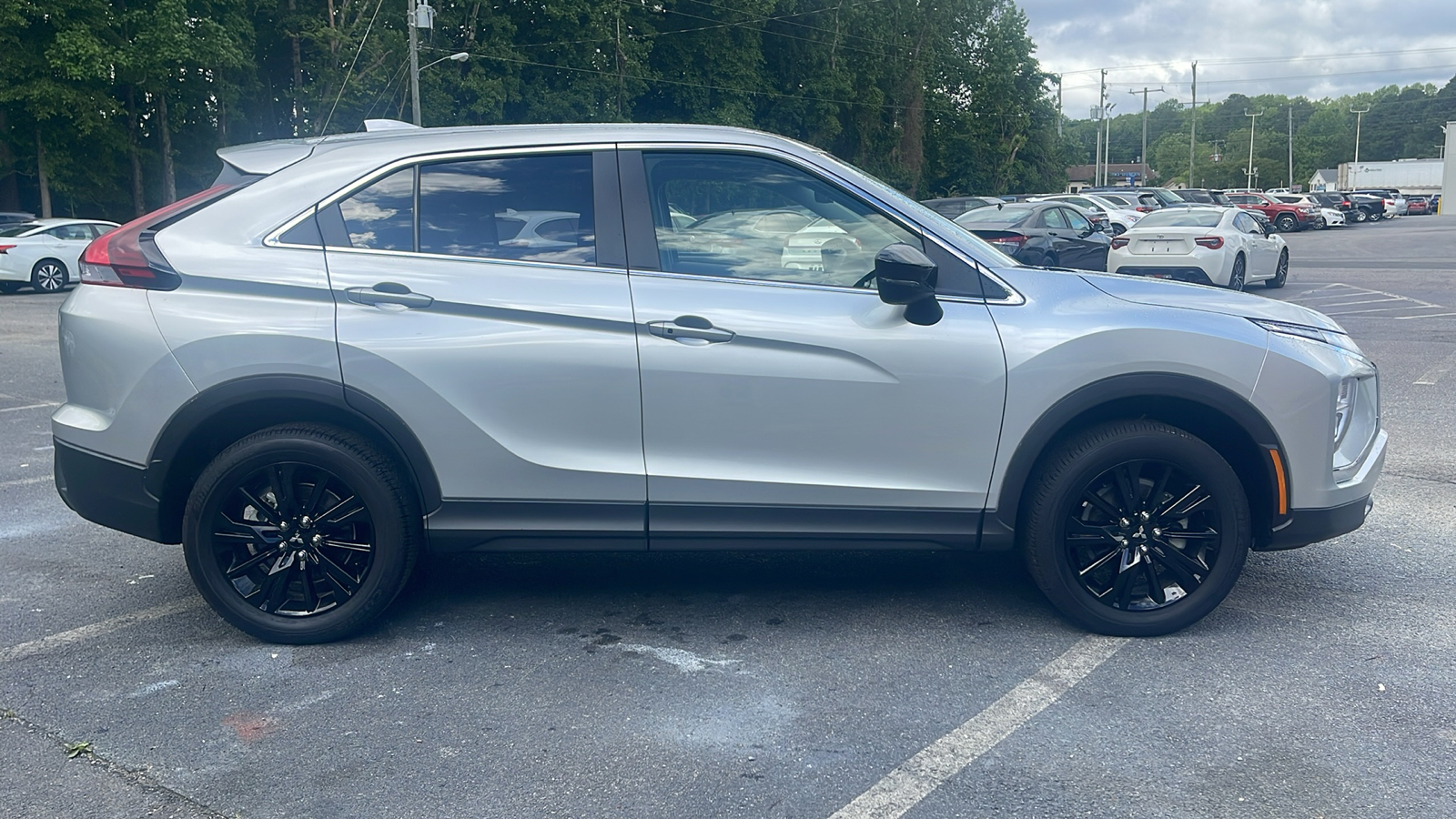 2024 Mitsubishi Eclipse Cross LE 9