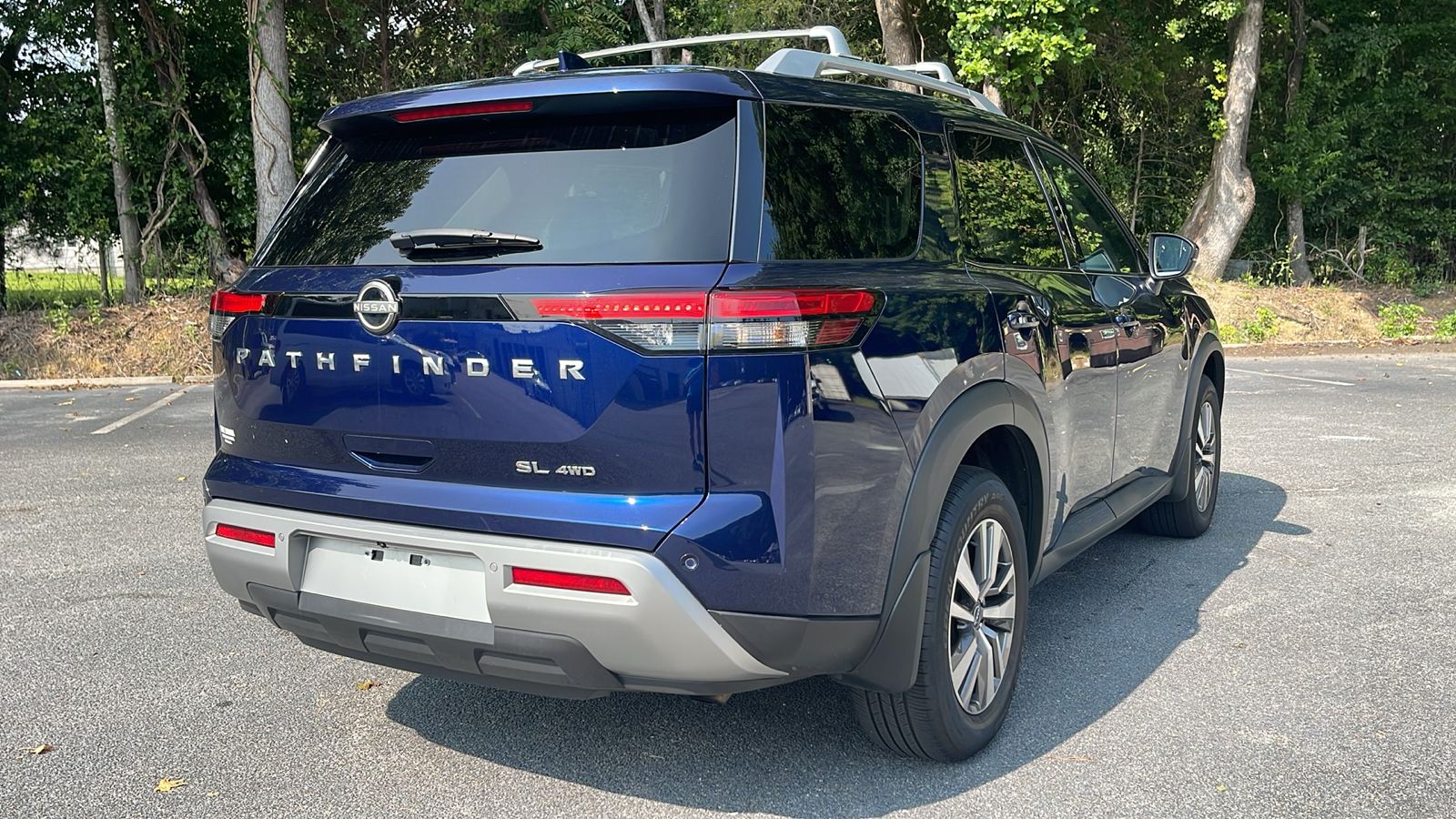 2023 Nissan Pathfinder SL 8