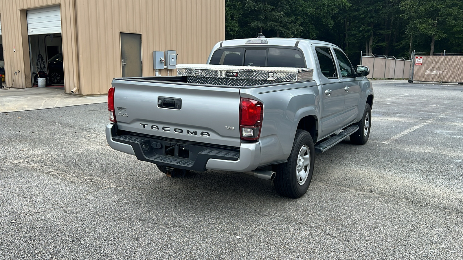 2022 Toyota Tacoma SR 8