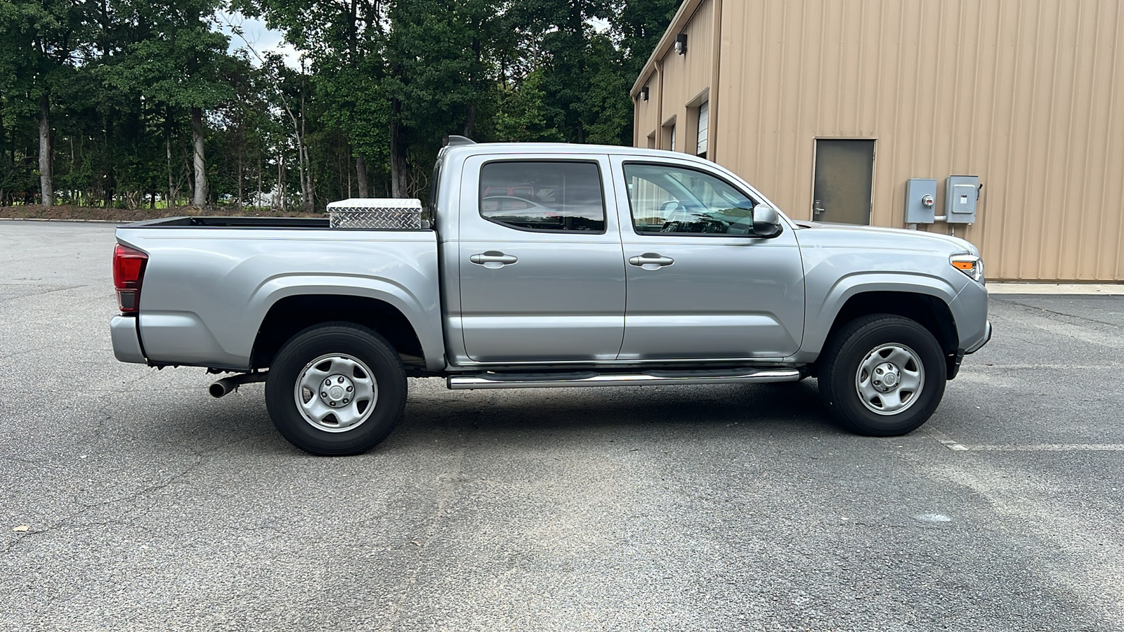 2022 Toyota Tacoma SR 9