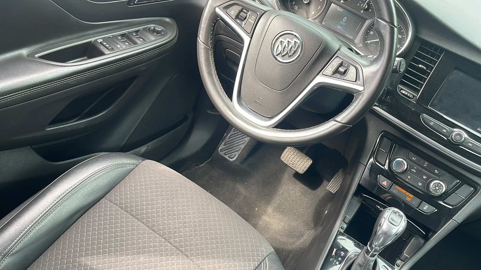 2021 Buick Encore Preferred 24