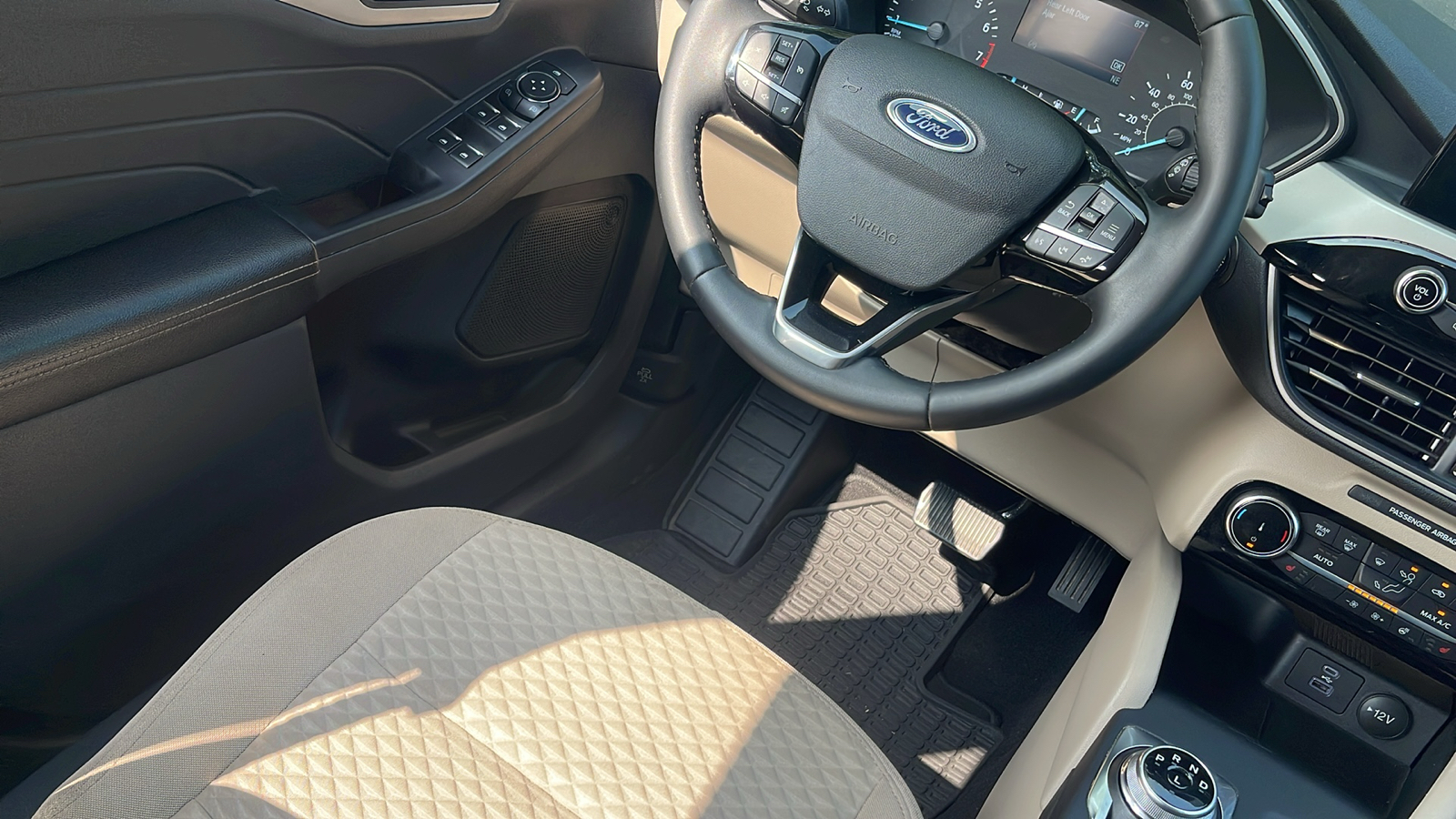 2022 Ford Escape SE 24