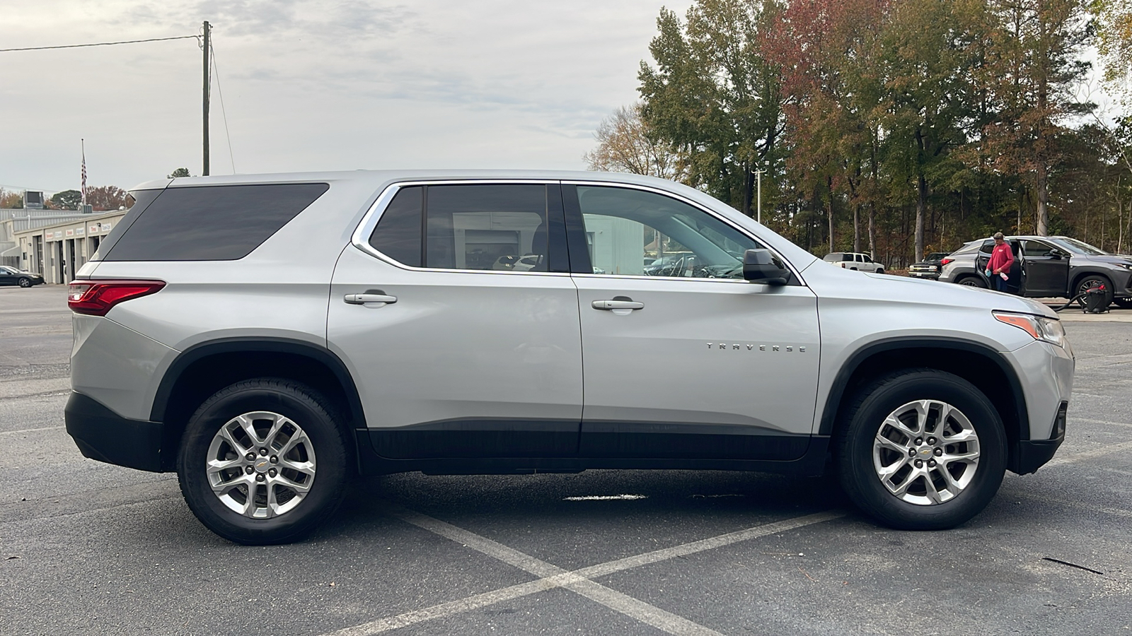 2021 Chevrolet Traverse LS 9