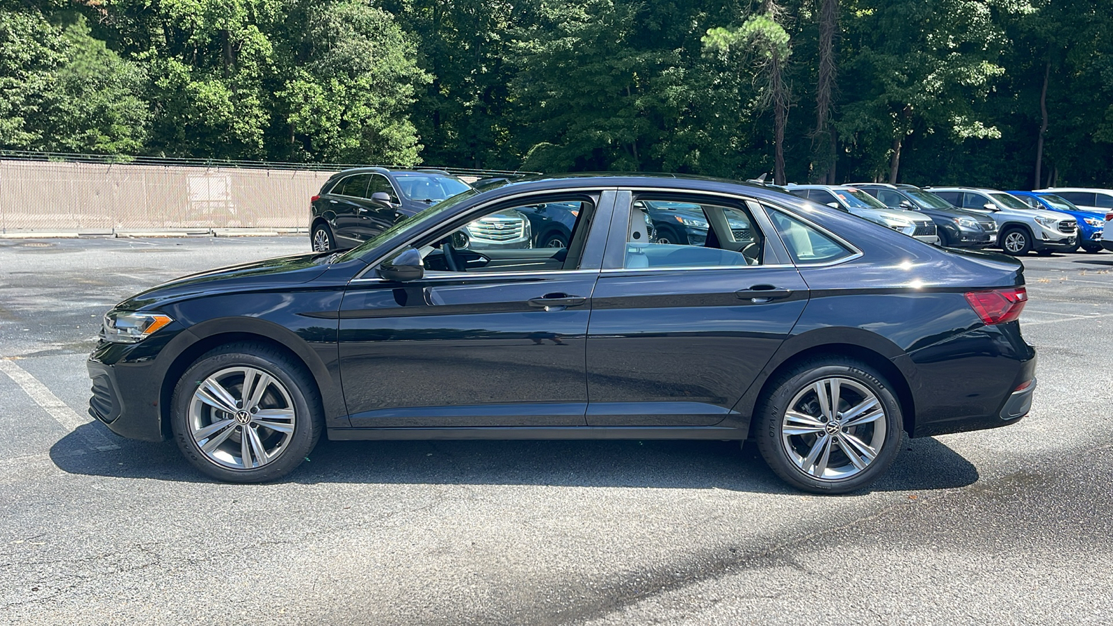 2022 Volkswagen Jetta 1.5T SE 4