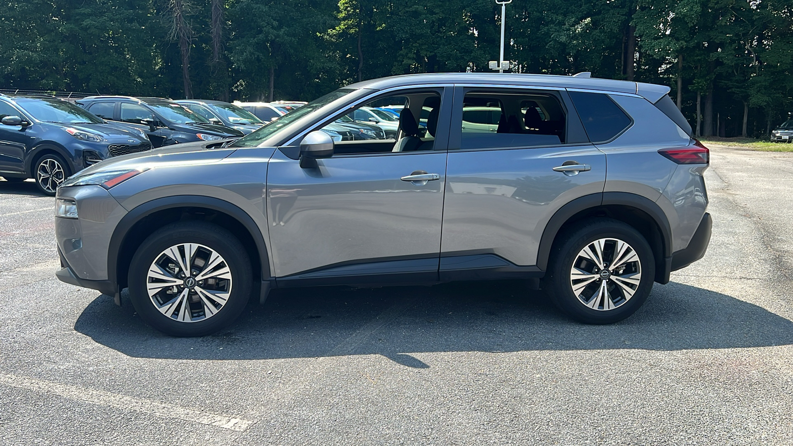 2023 Nissan Rogue SV 4