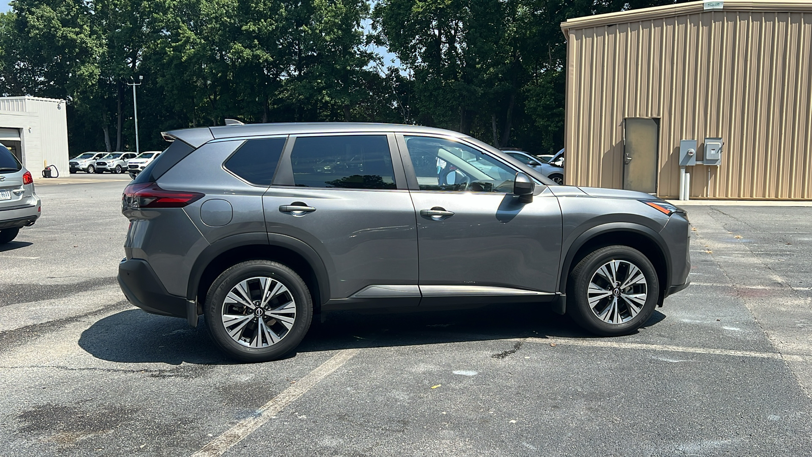 2023 Nissan Rogue SV 9