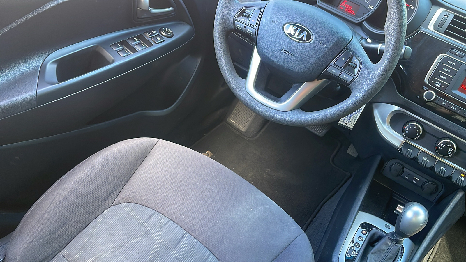 2016 Kia Rio LX 23