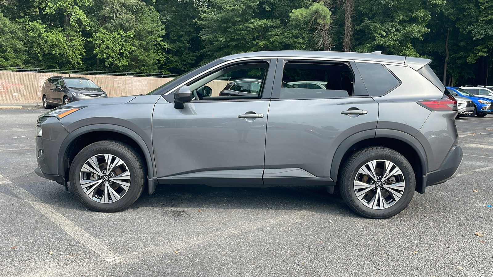 2021 Nissan Rogue SV 4