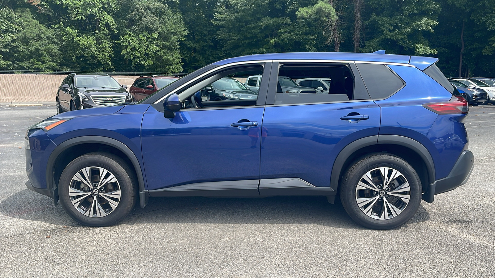 2021 Nissan Rogue SV 4