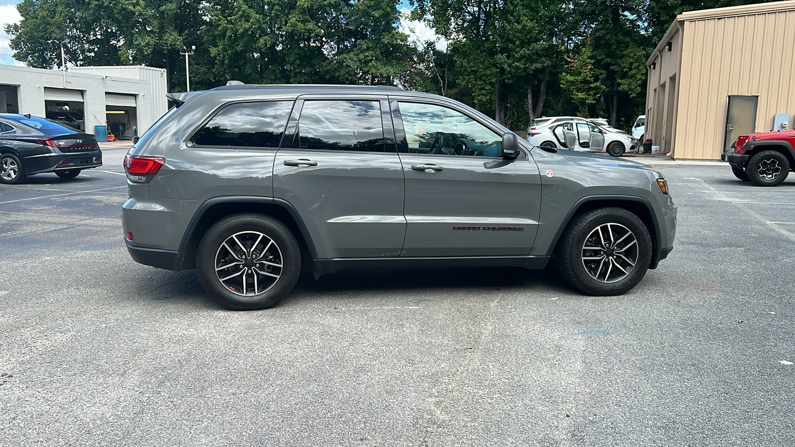 2021 Jeep Grand Cherokee Trailhawk 9