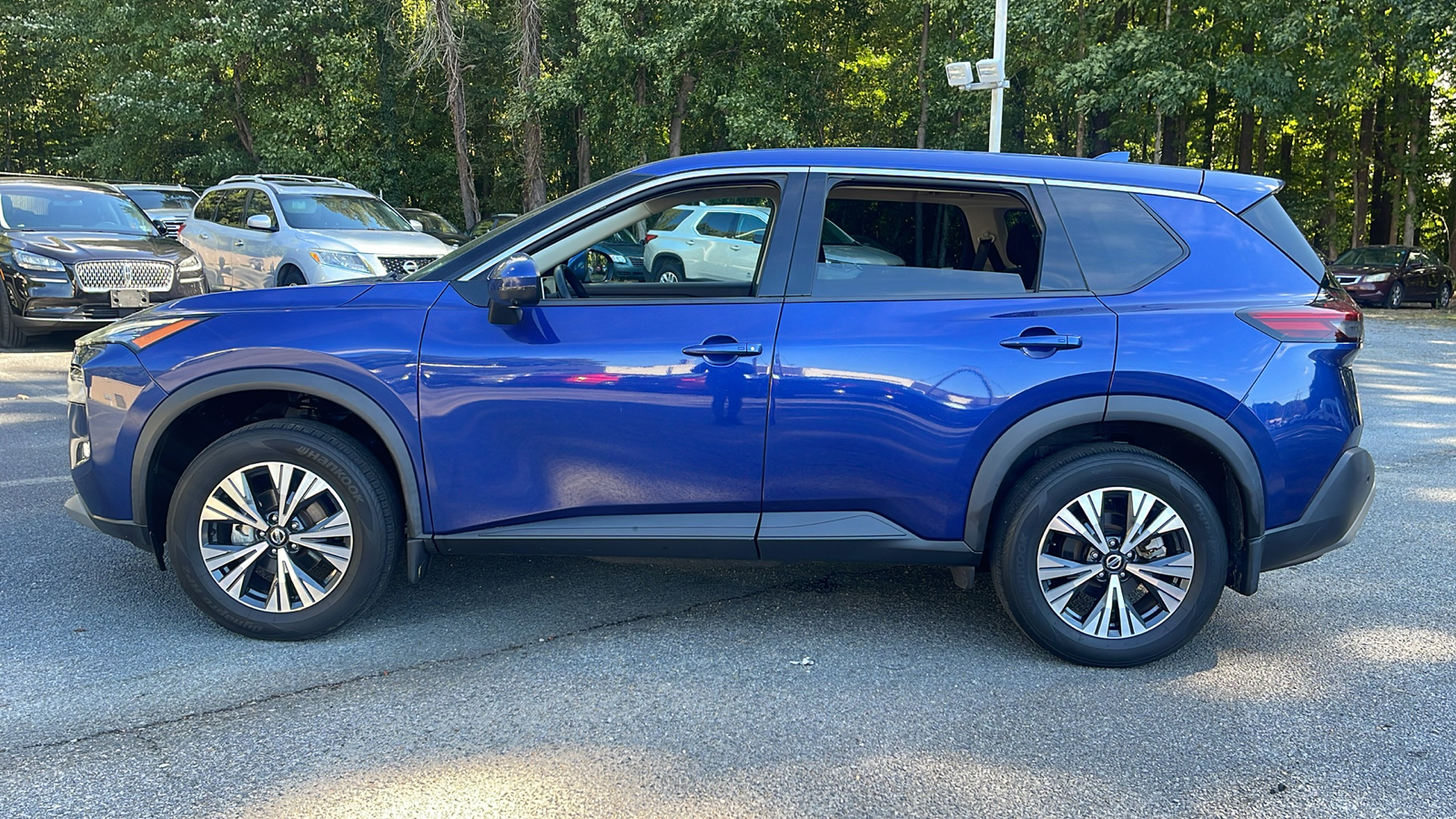 2021 Nissan Rogue SV 4