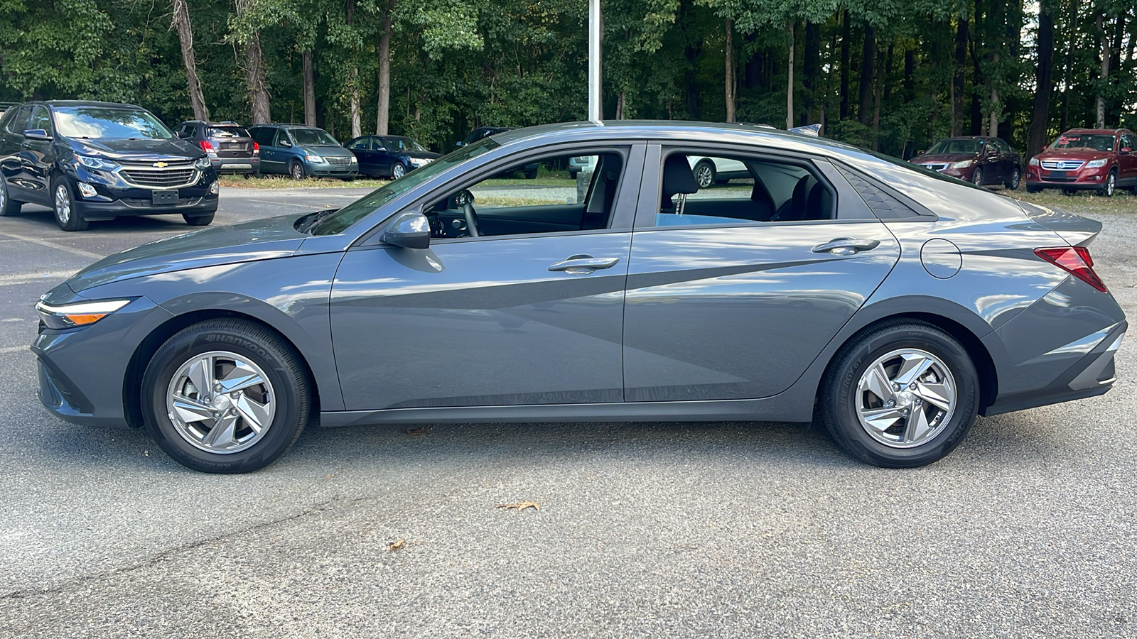 2024 Hyundai Elantra SE 4