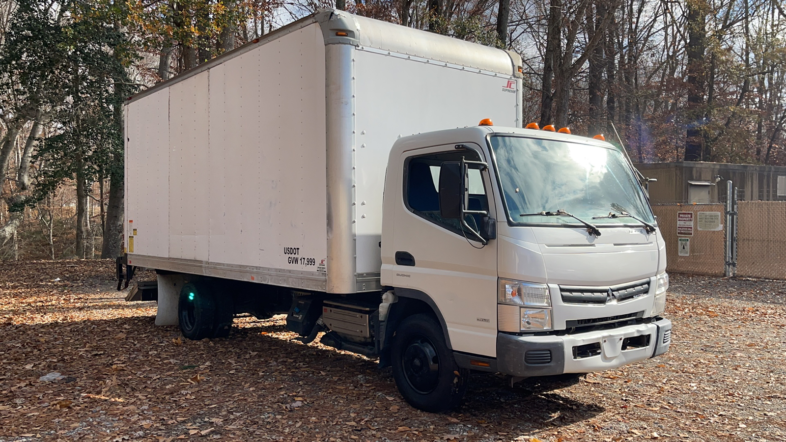 2013 Mitsubishi Fuso Box Truck 1