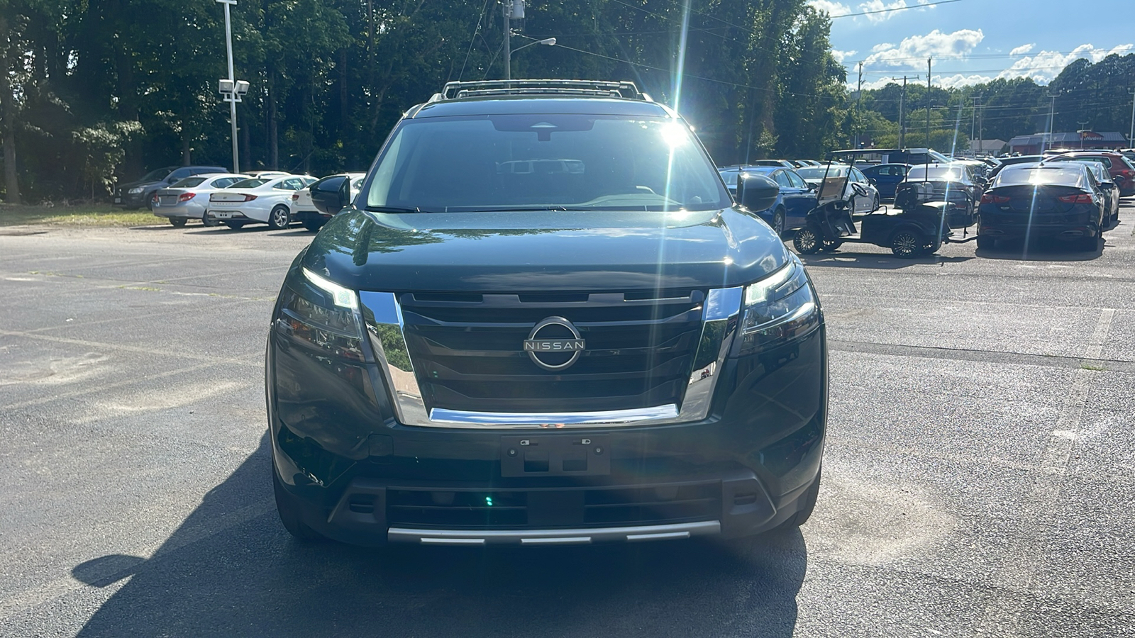 2023 Nissan Pathfinder SL 2