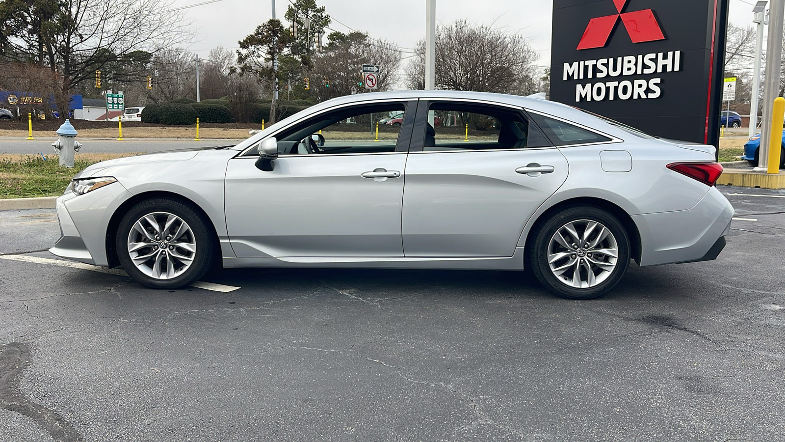 2022 Toyota Avalon XLE 2