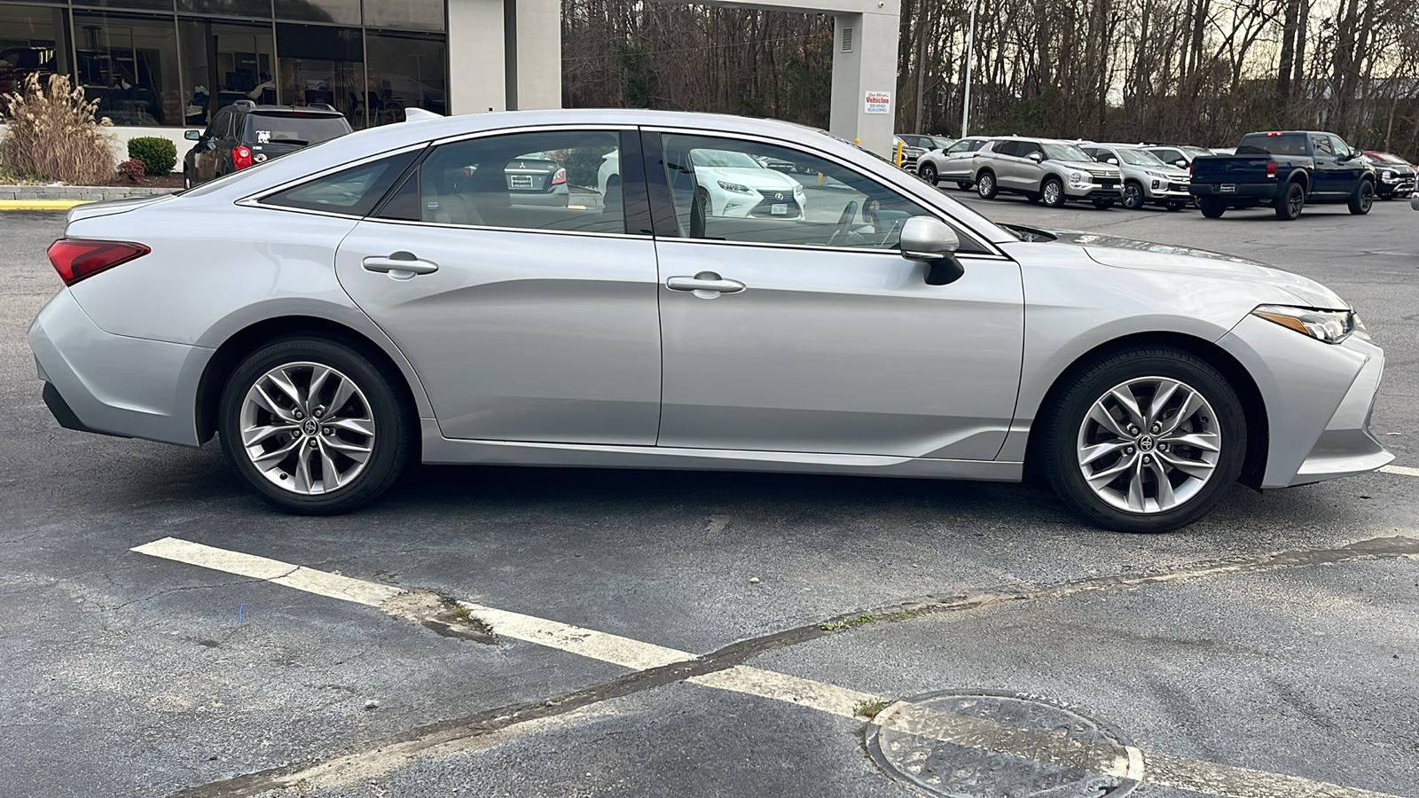 2022 Toyota Avalon XLE 7