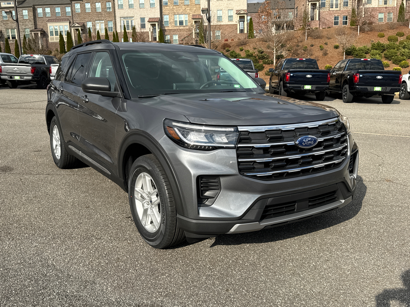 2025 Ford Explorer Active 1