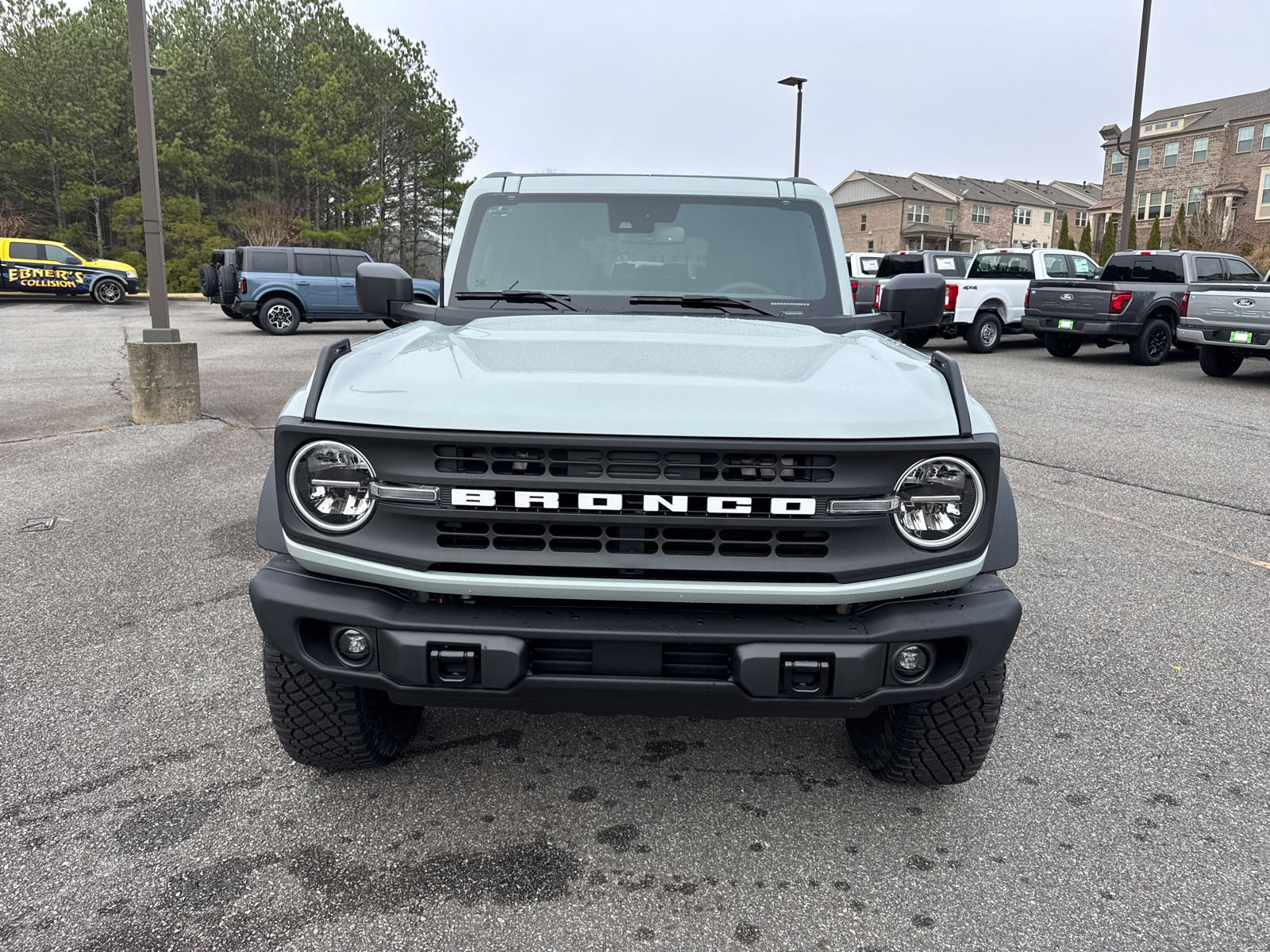 2024 Ford Bronco Black Diamond 2