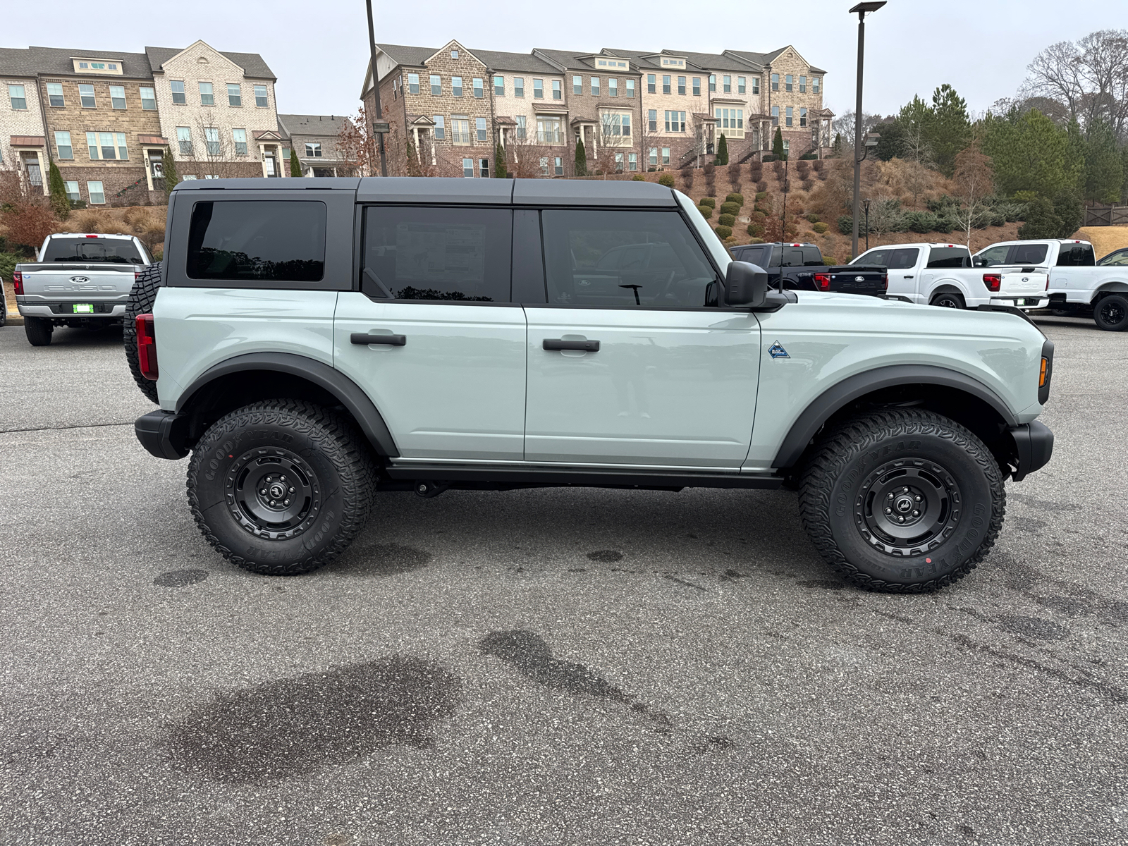 2024 Ford Bronco Black Diamond 8