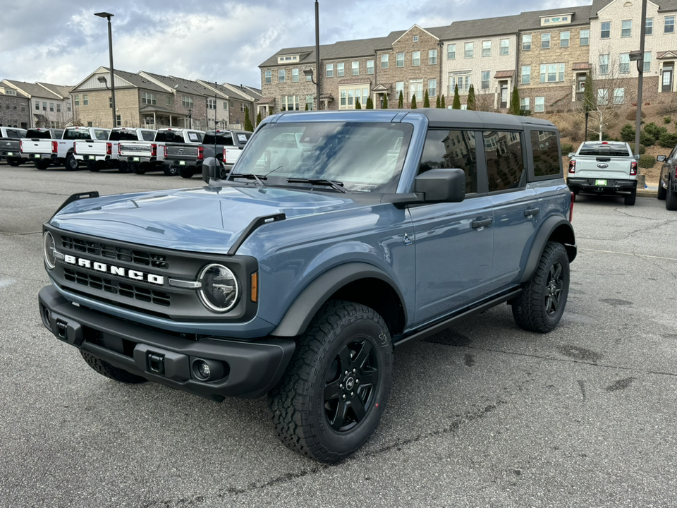 2024 Ford Bronco Black Diamond 3