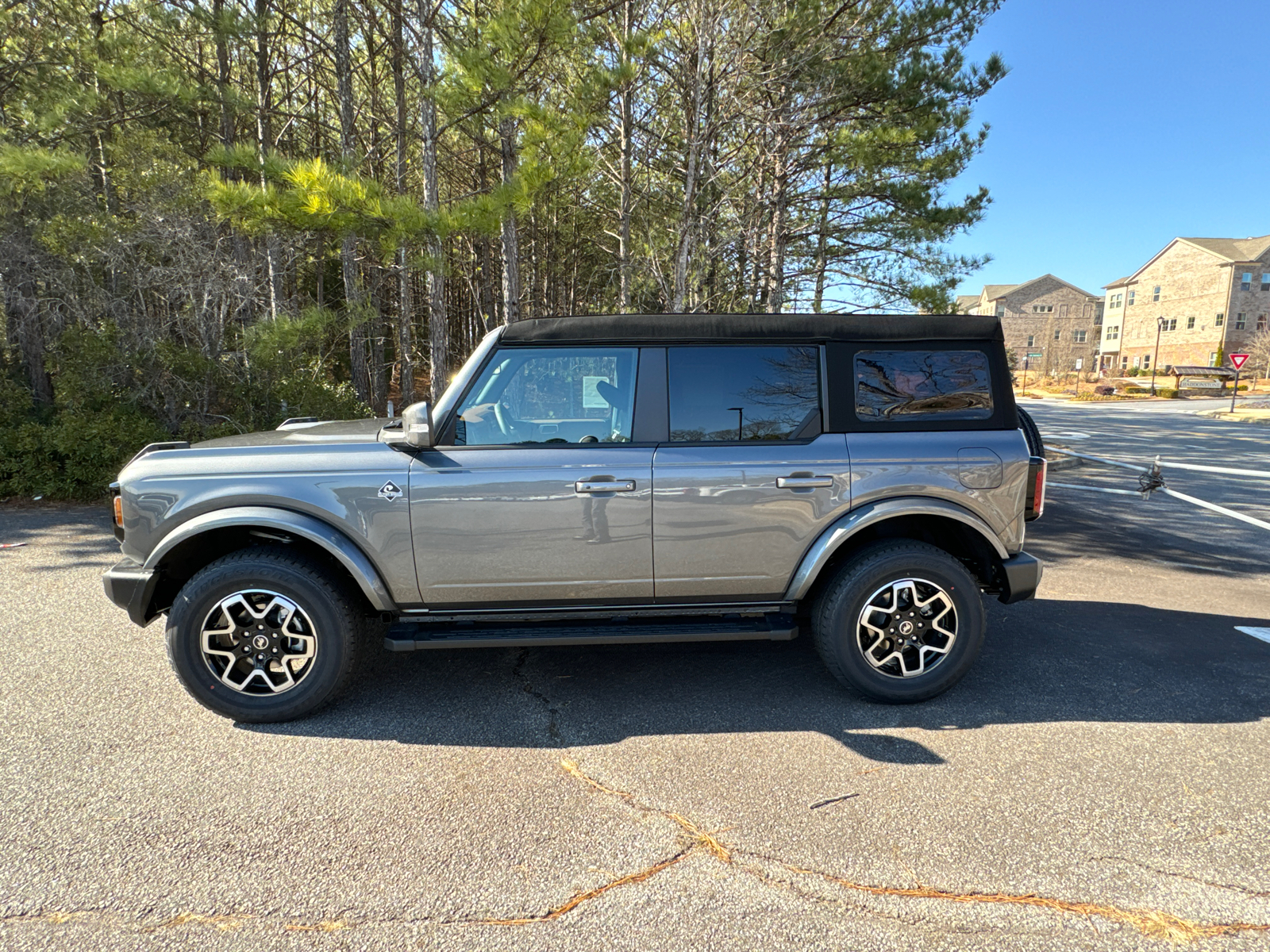 2024 Ford Bronco Outer Banks 8