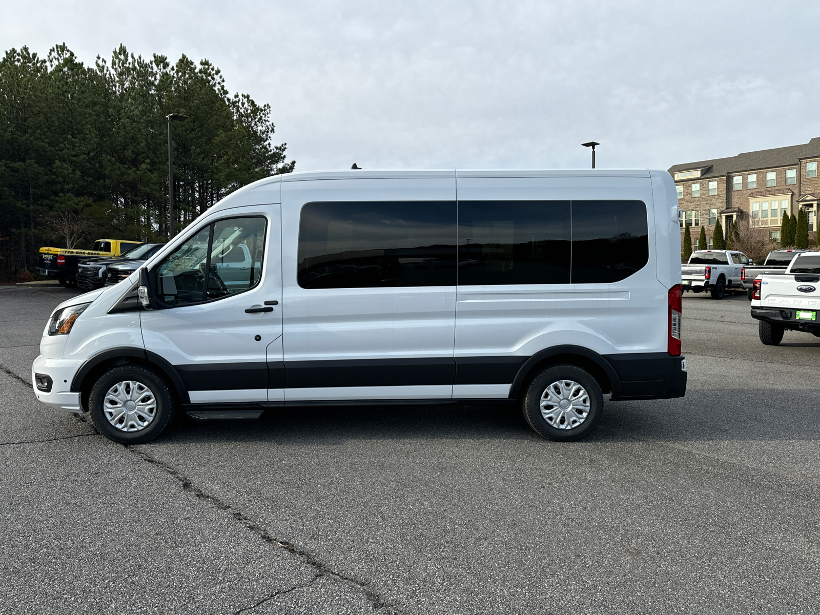 2024 Ford Transit-350 XLT 4