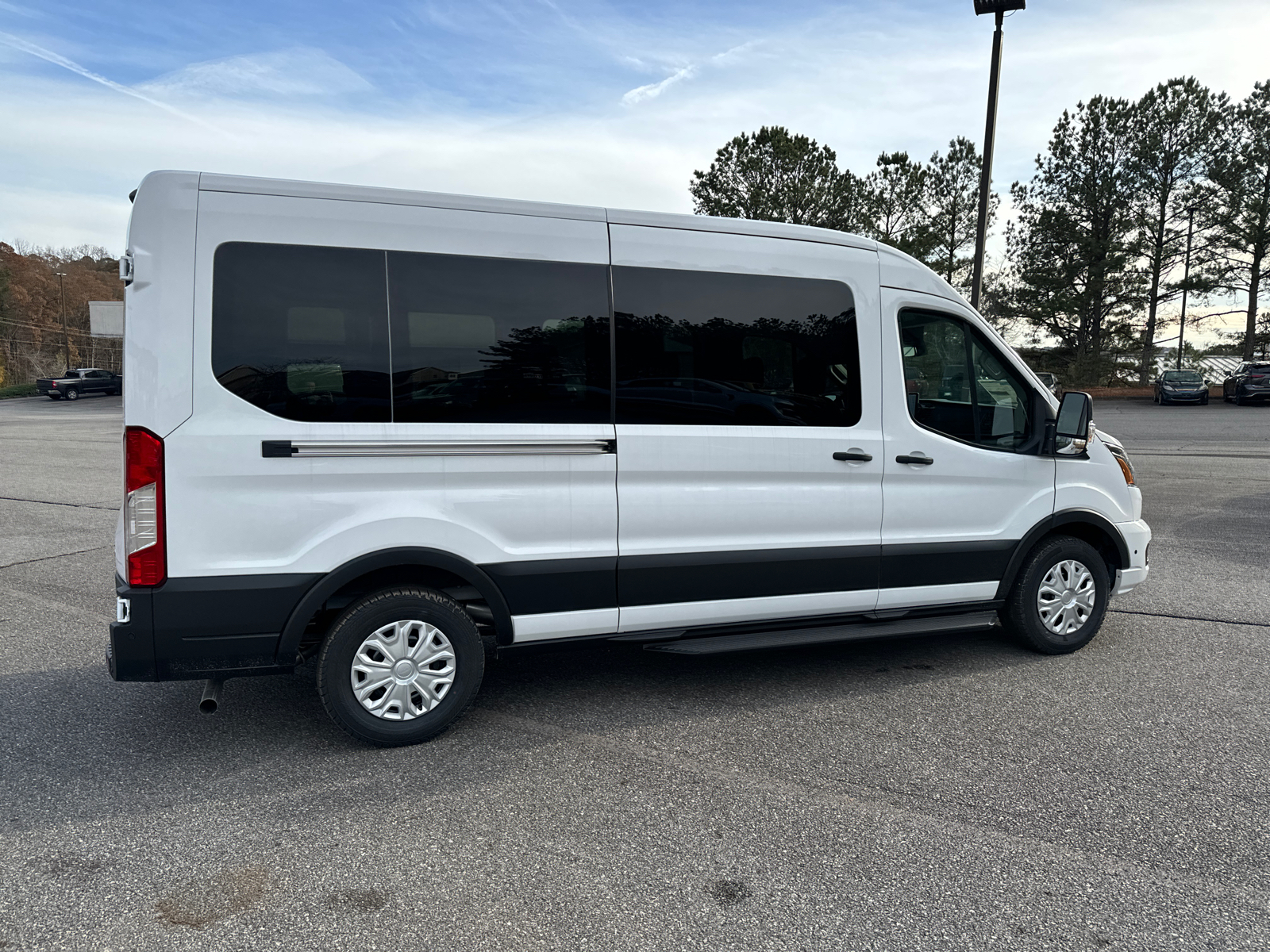 2024 Ford Transit-350 XLT 8