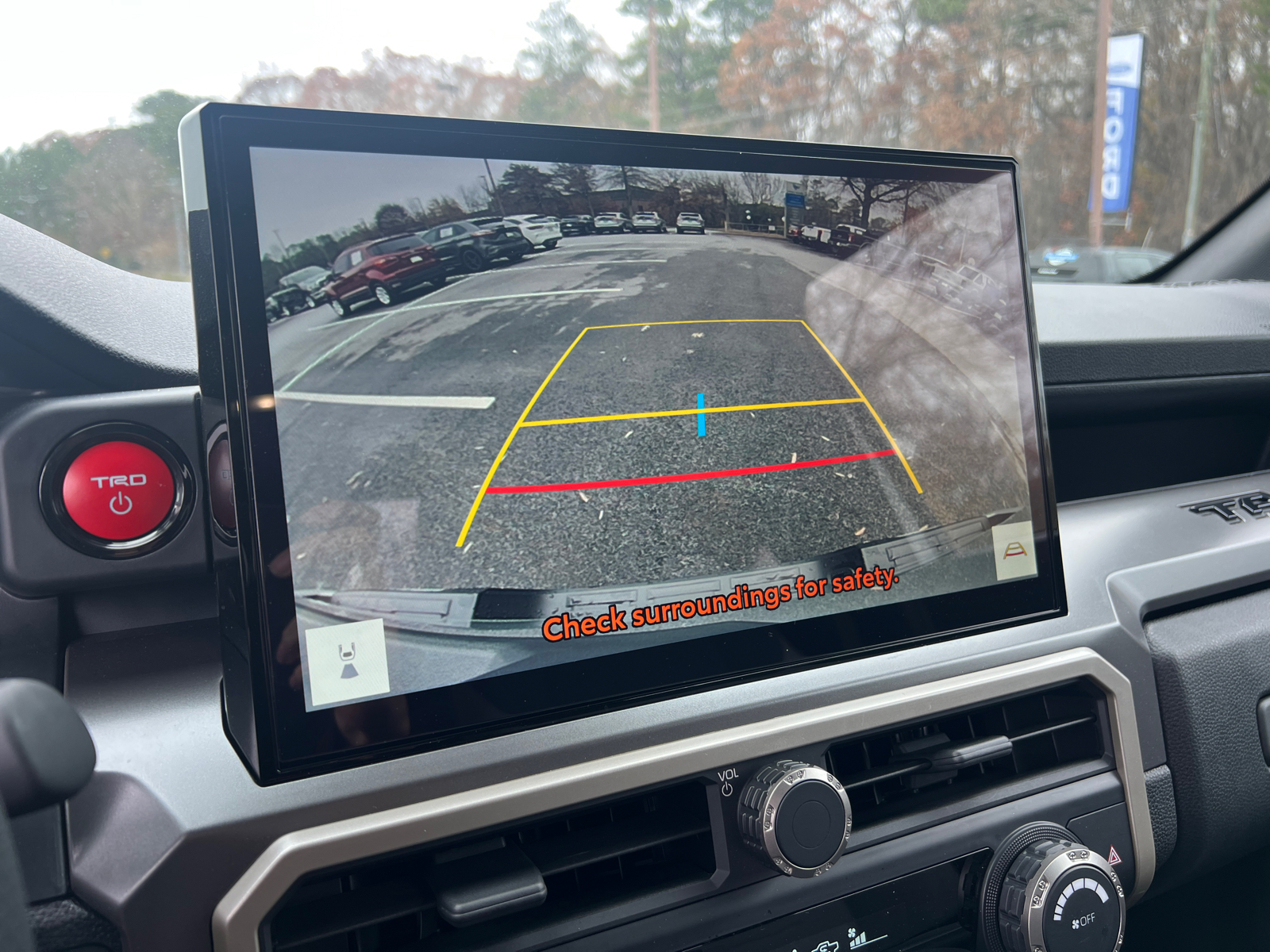 2024 Toyota Tacoma Hybrid TRD Sport 31