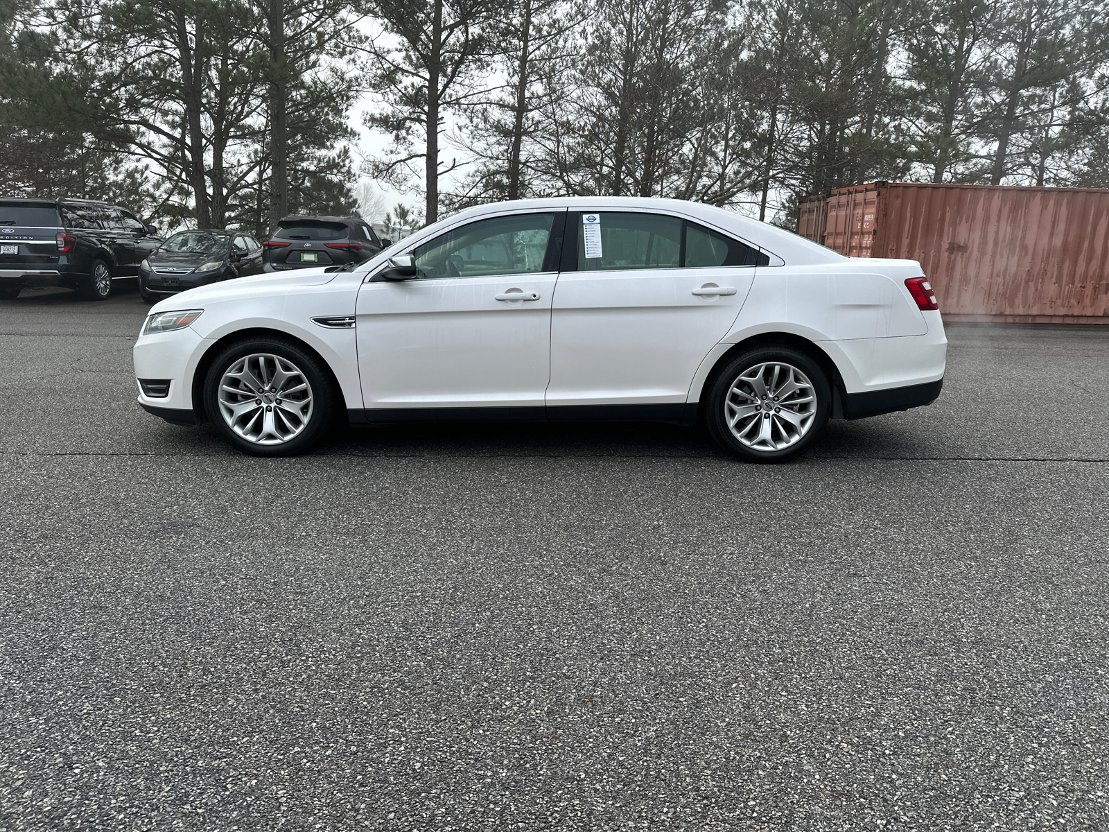 2019 Ford Taurus Limited 4