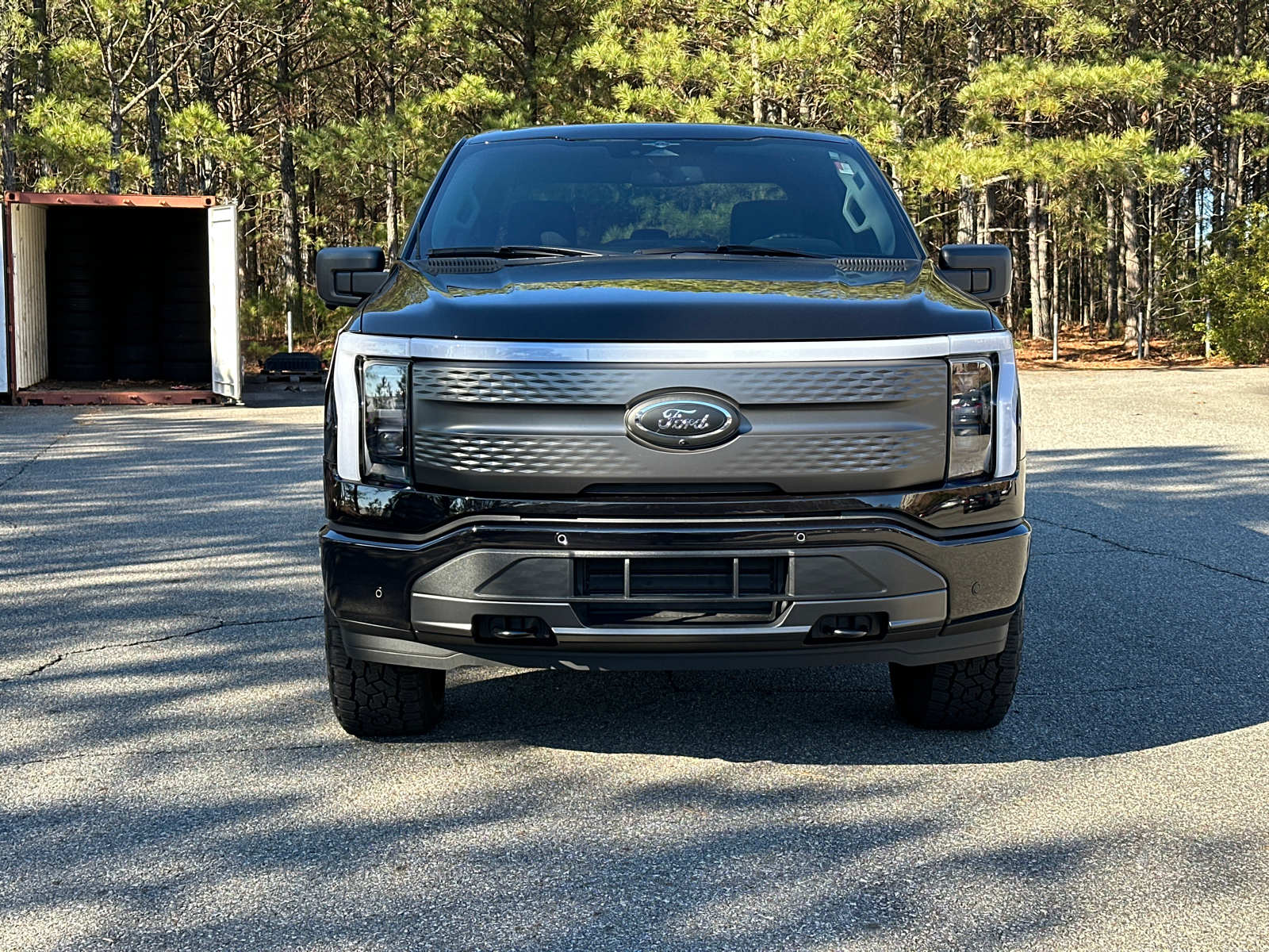 2023 Ford F-150 Lightning XLT 2