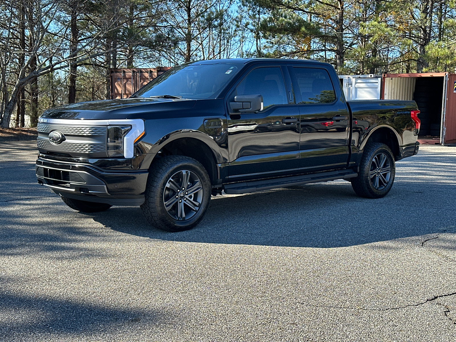 2023 Ford F-150 Lightning XLT 3