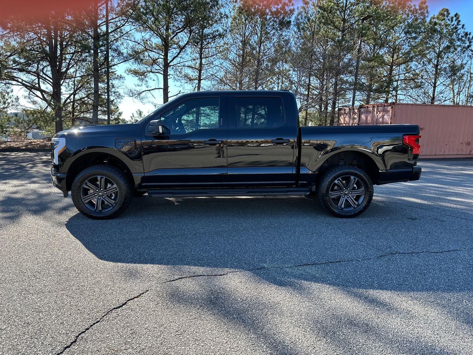 2023 Ford F-150 Lightning XLT 4