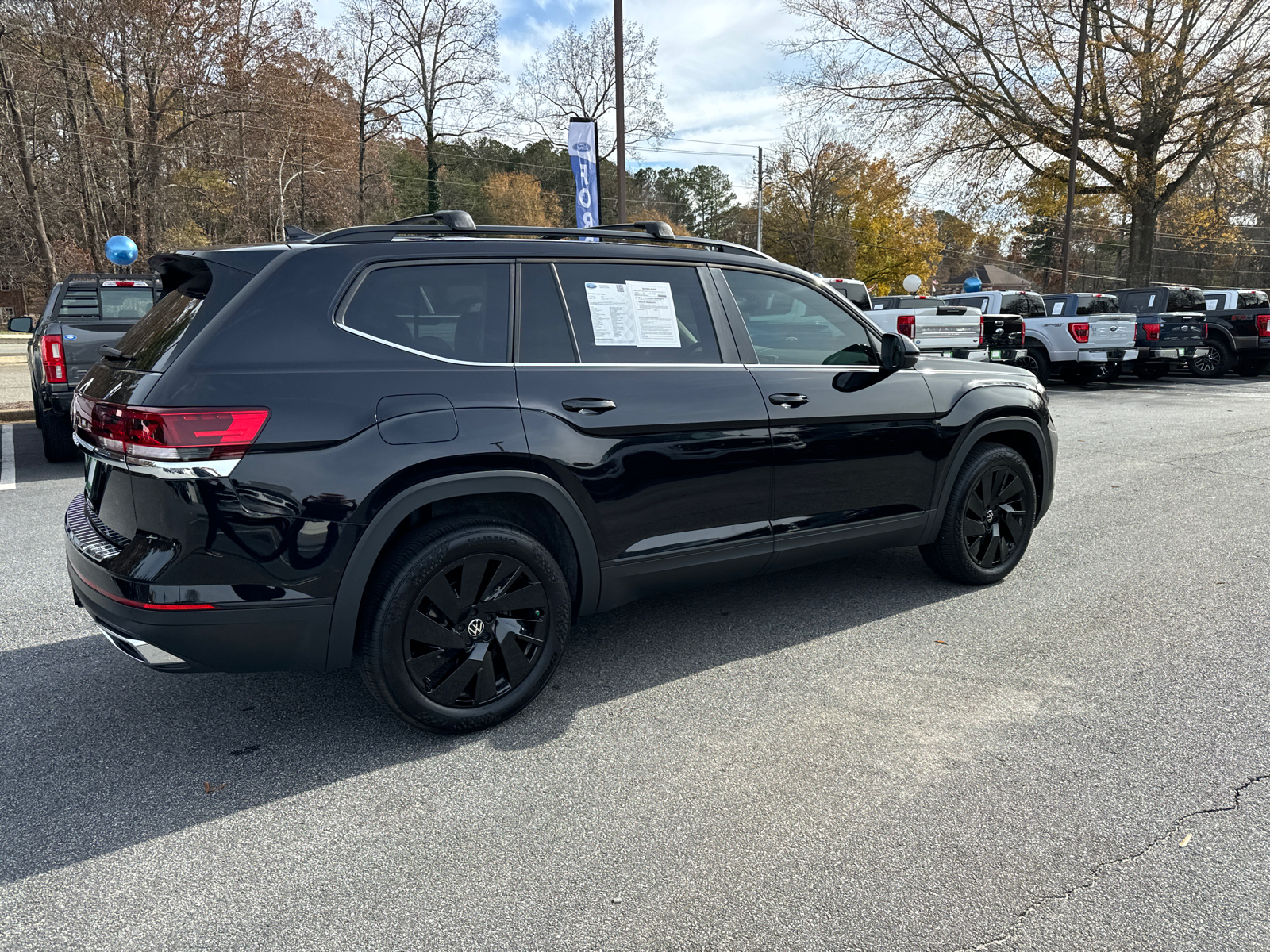 2024 Volkswagen Atlas 2.0T SE w/Technology 8